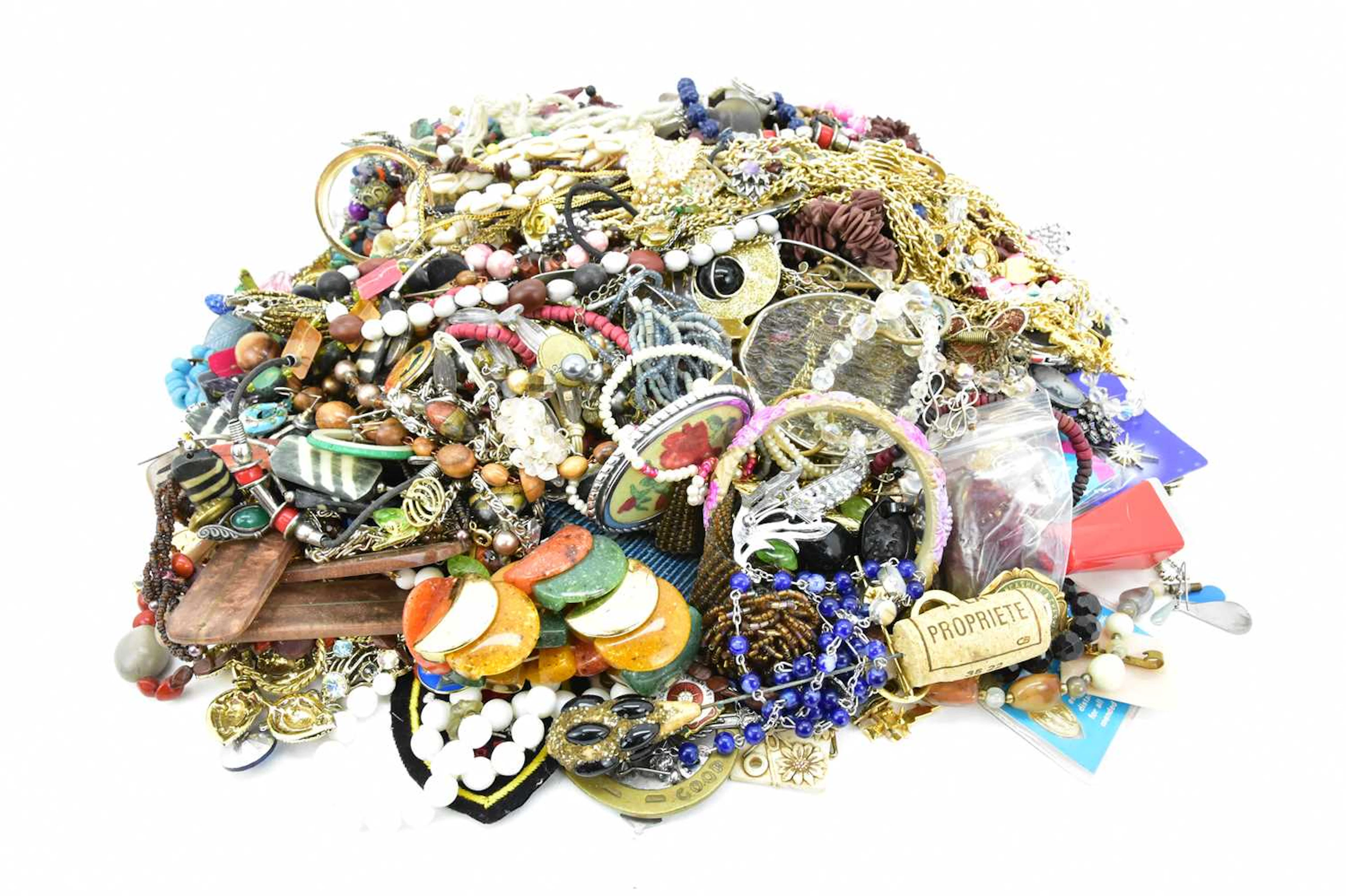 A large quantity of modern and vintage costume jewellery