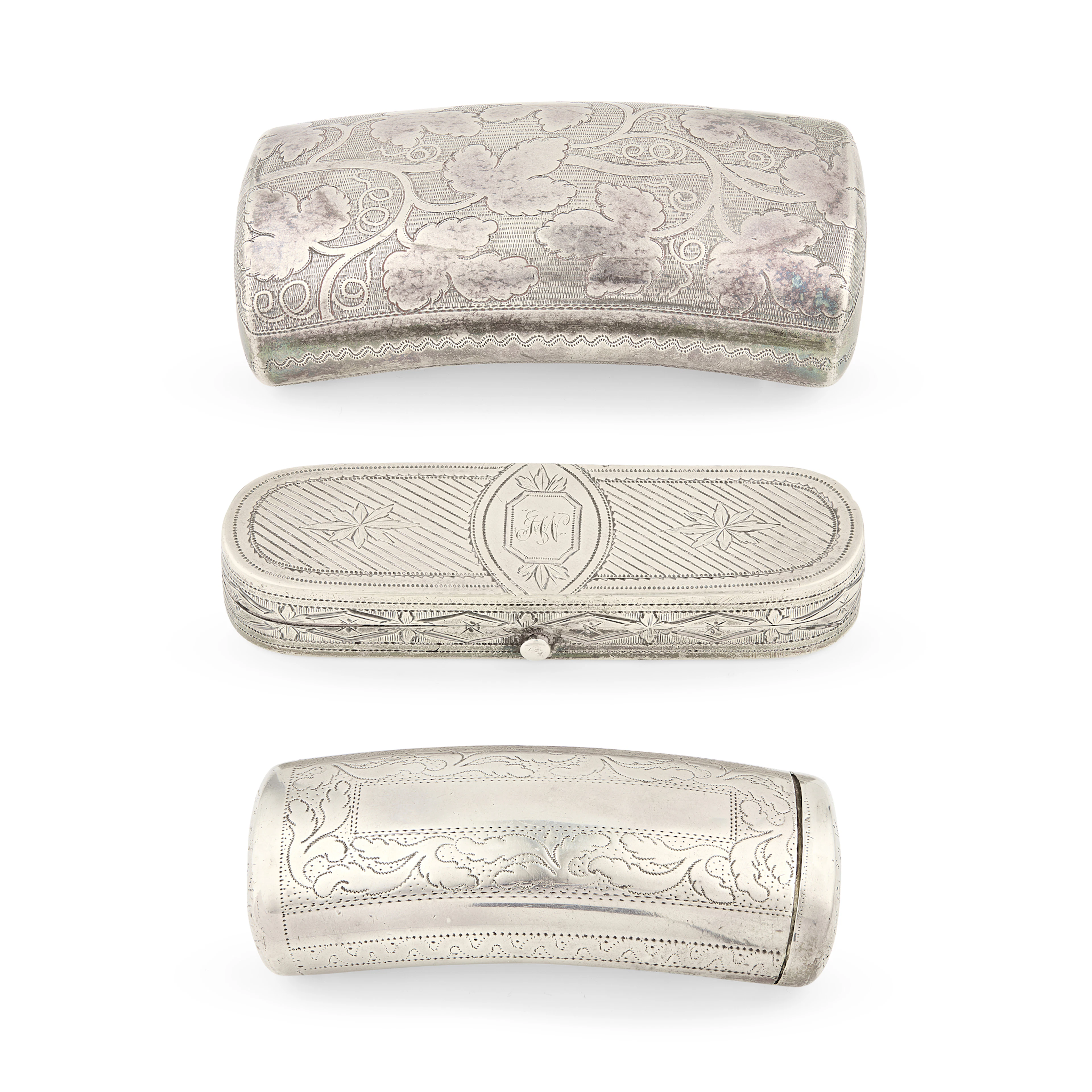 A GEORGE III SNUFF BOX