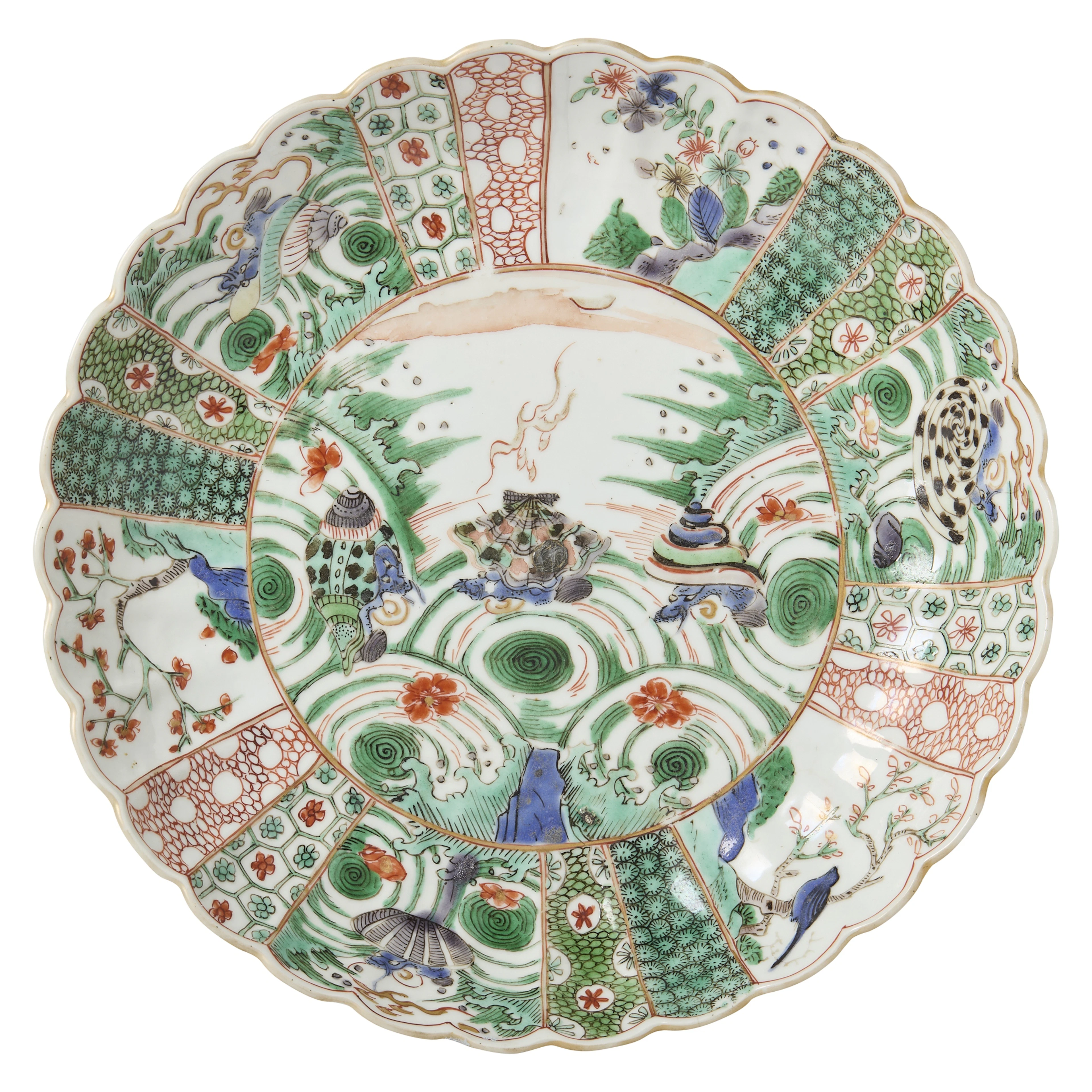 [PRIVATE SCOTTISH COLLECTION, EDINBURGH] CHINESE WUCAI 'SEA CREATURE' PLATE