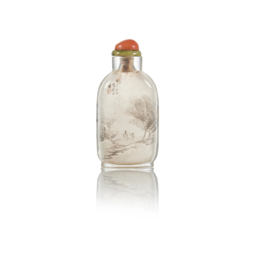 [PRIVATE ENGLISH COLLECTION] CHINESE INSIDE-PAINTED 'FIGURAL' GLASS