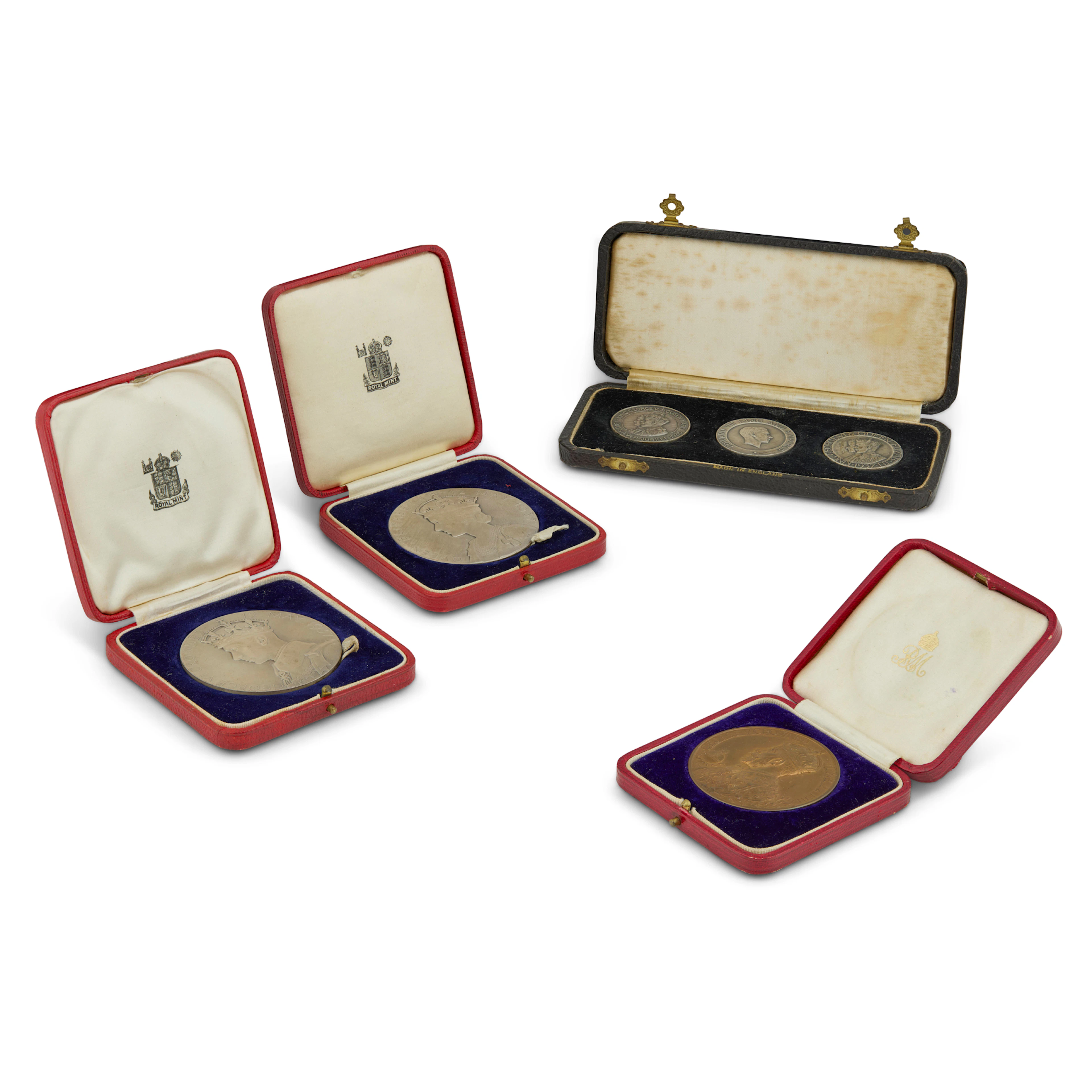 A COLLECTION OF ROYAL COMMEMORATIVE MEDALLIONS