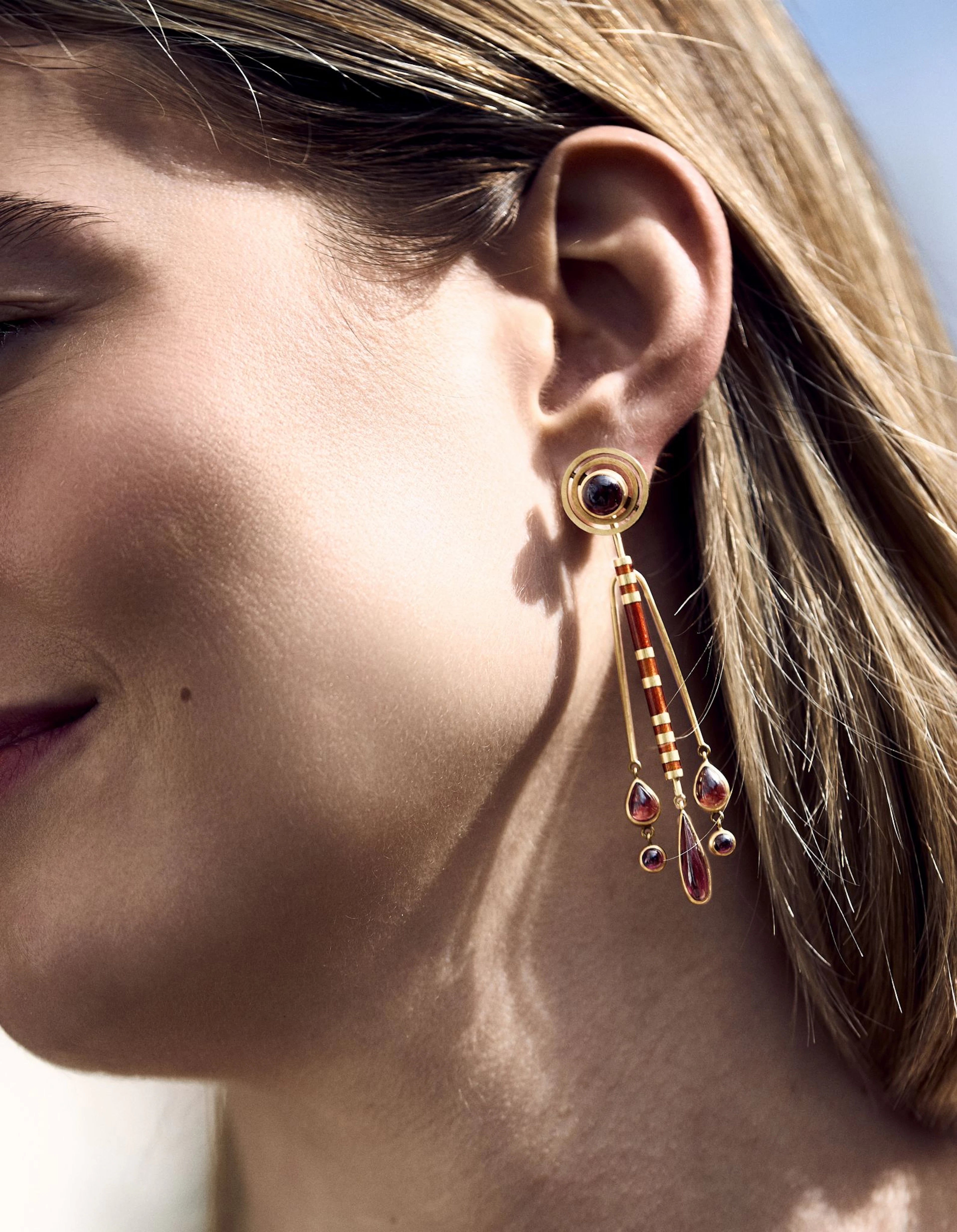 Wendy Ramshaw: A pair of gold, enamel and garnet earrings, 2001