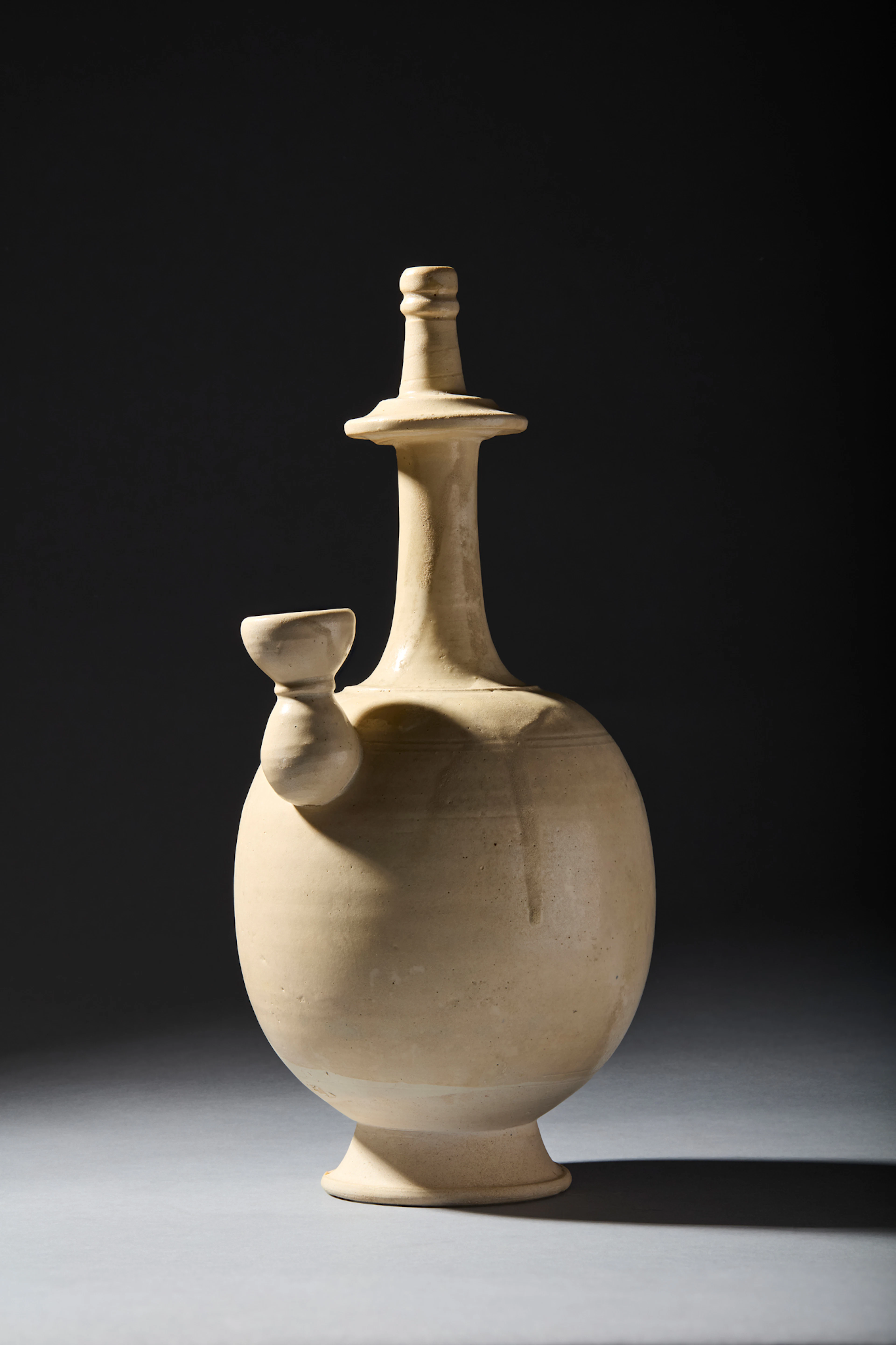 CHINESE WHITE-GLAZED WATER VESSEL, KUNDIKA