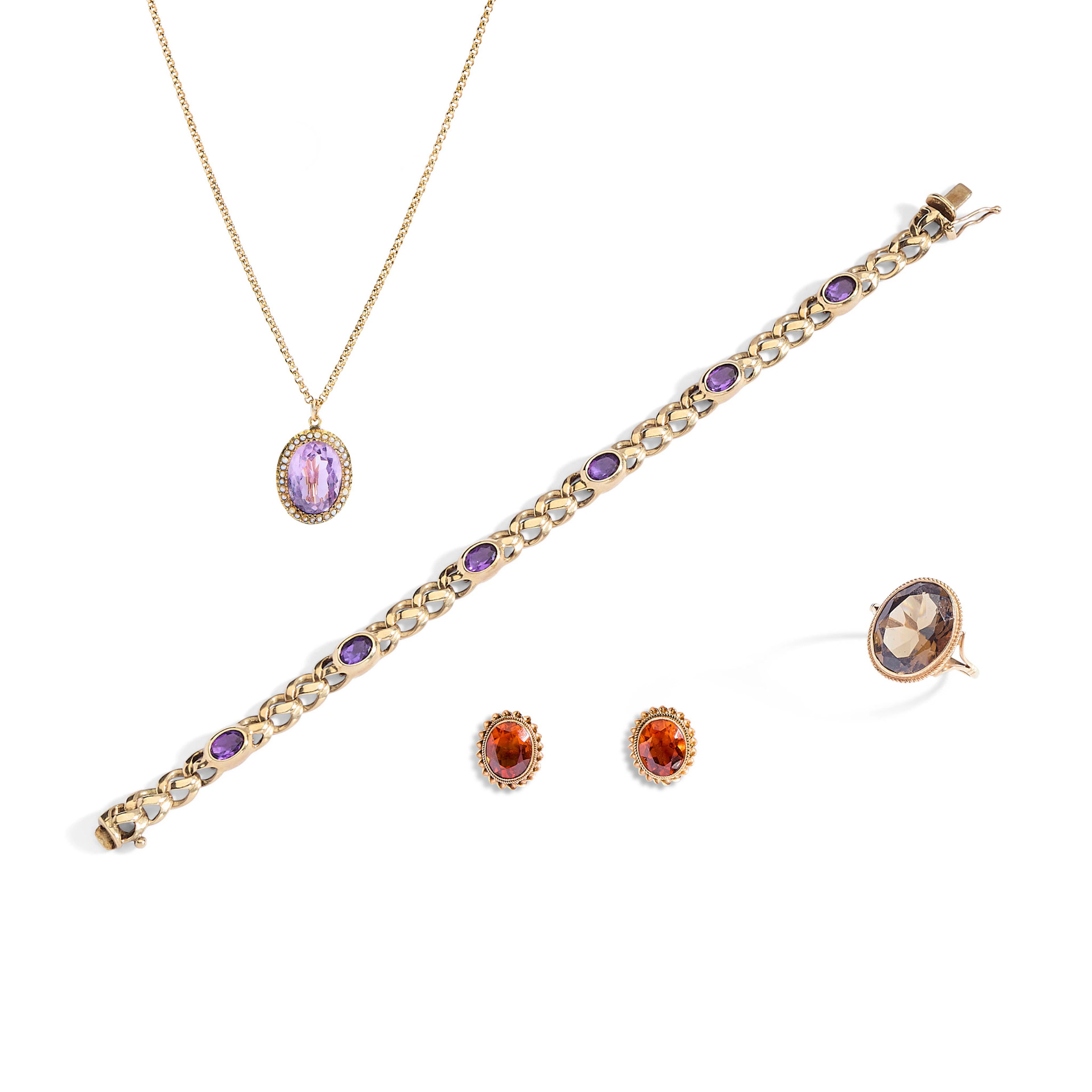 A collection of jewellery