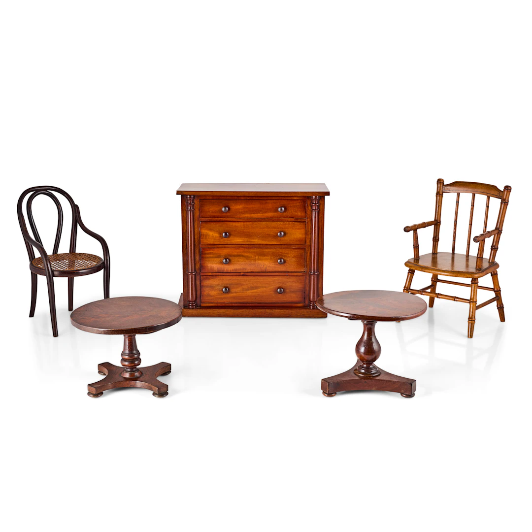 FIVE PIECES OF MINIATURE OR APPRENTICE FURNITURE