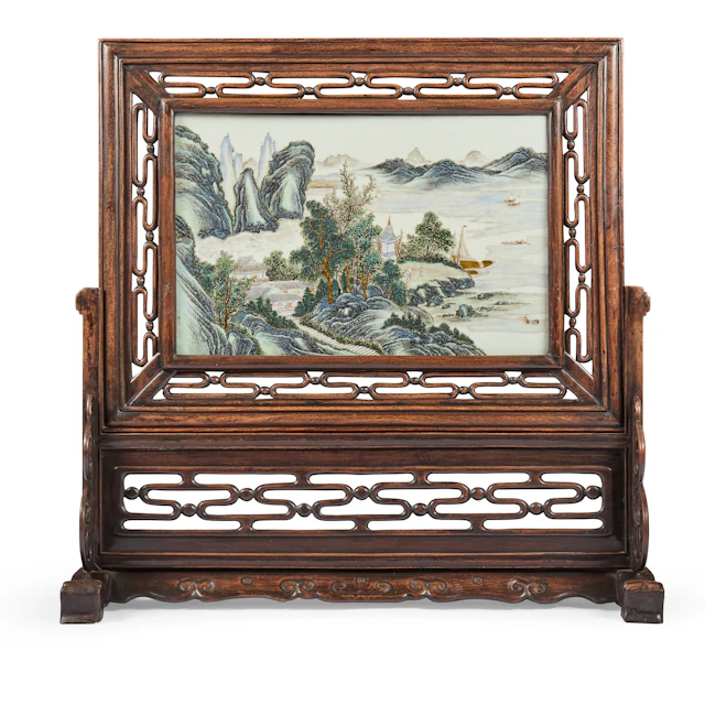 LARGE CHINESE FAMILLE ROSE PORCELAIN PLAQUE INSET HARDWOOD TABLE SCREEN