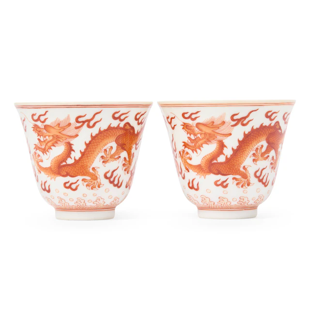 [DRINKING CULTURE] PAIR OF CHINESE IRON-RED-DECORATED 'DRAGON' CUPS