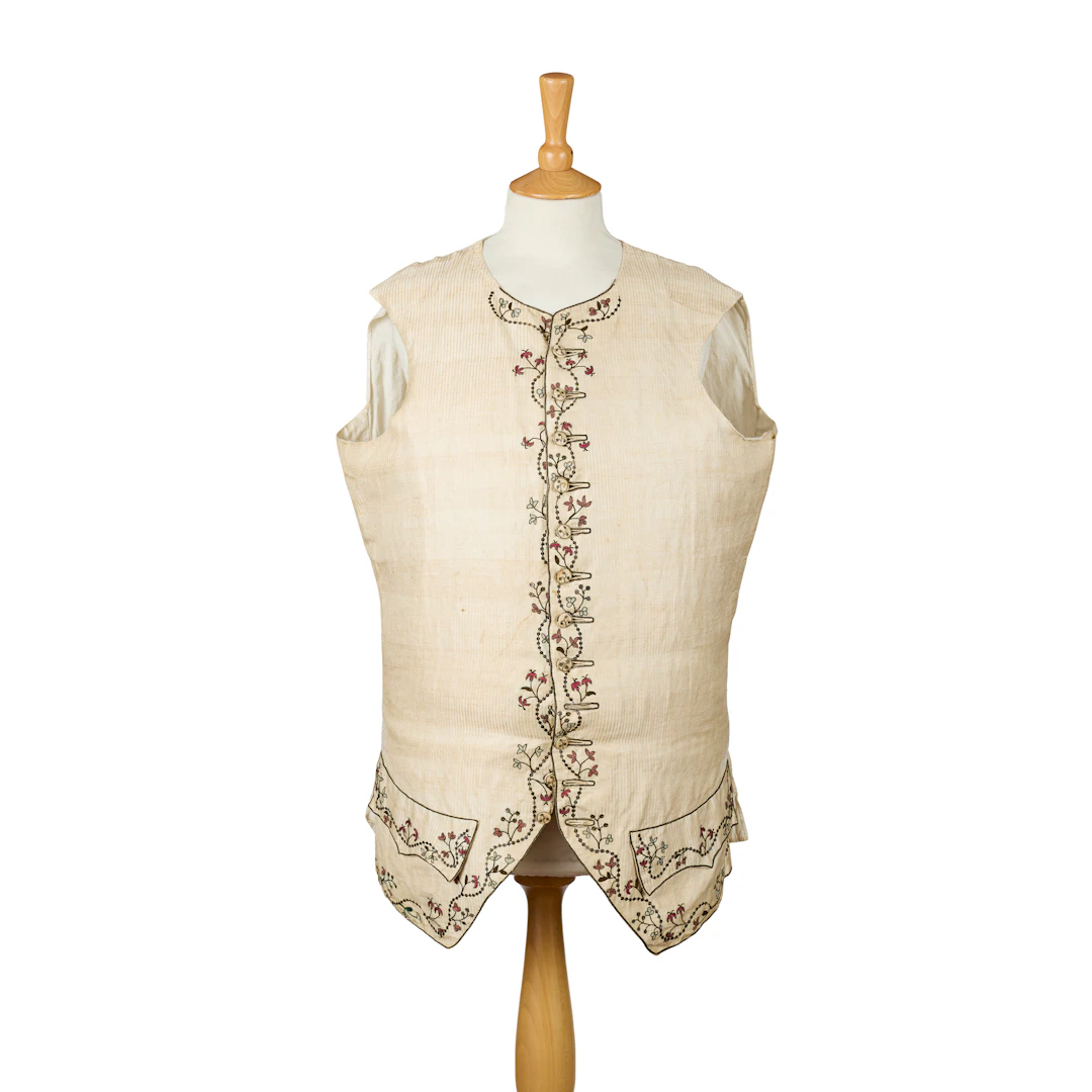 LATE GEORGE III SILK EMBROIDERED GENTLEMAN'S WAISTCOAT