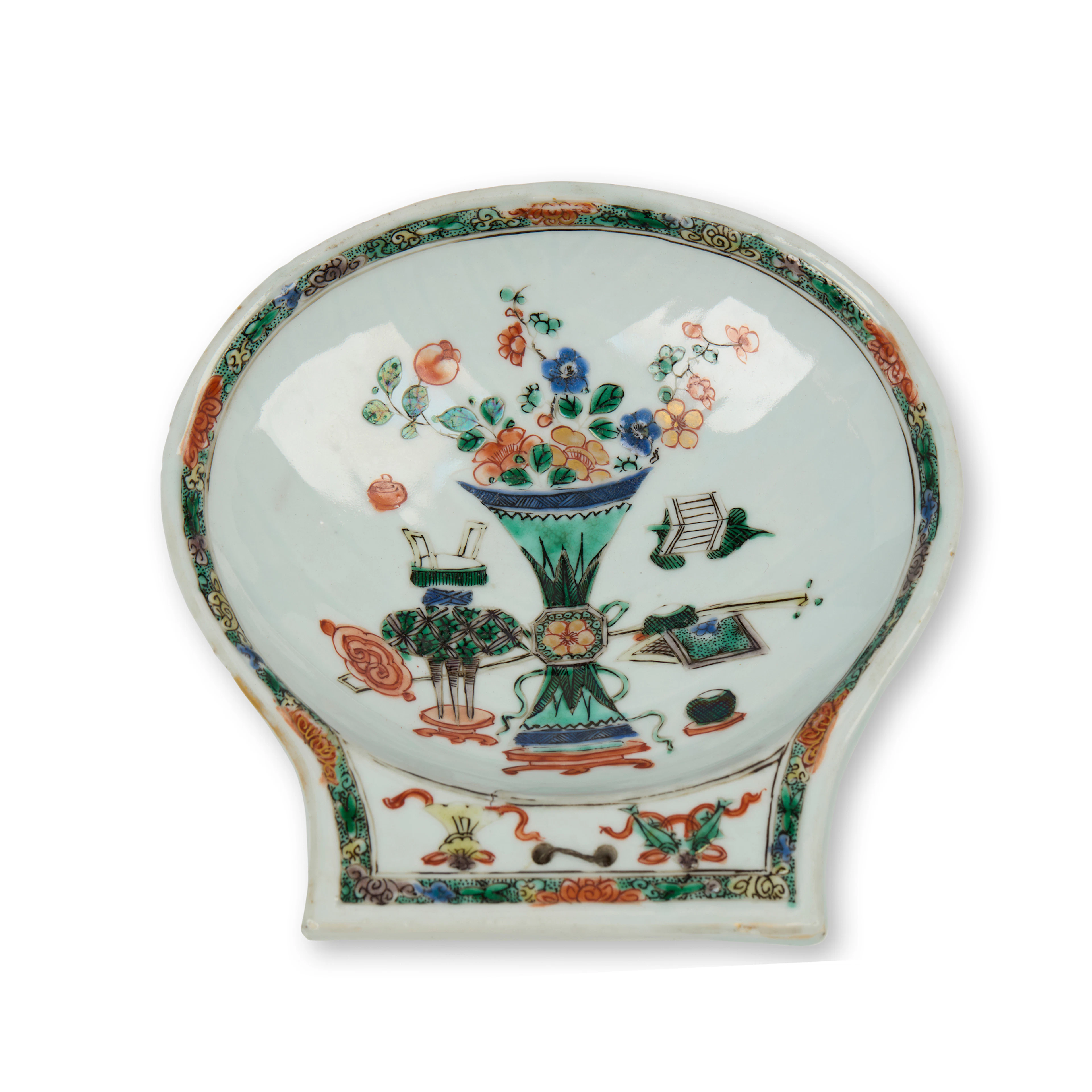 [PROPERTY OF A GENTLEMEN IN ENGLAND] CHINESE FAMILLE VERTE SHELL-FORM DISH