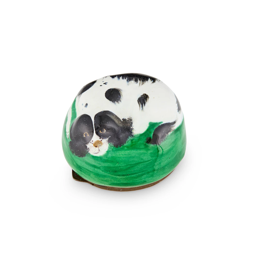 STAFFORDSHIRE ENAMEL SPANIEL PATCH BOX