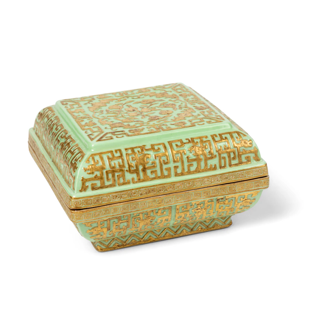 CHINESE MOULDED GREEN-GROUND GILT-DECORATED BOX AND COVER