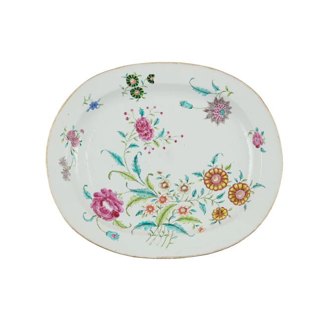 LARGE CHINESE EXPORT PORCELAIN FAMILLE ROSE PLATTER
