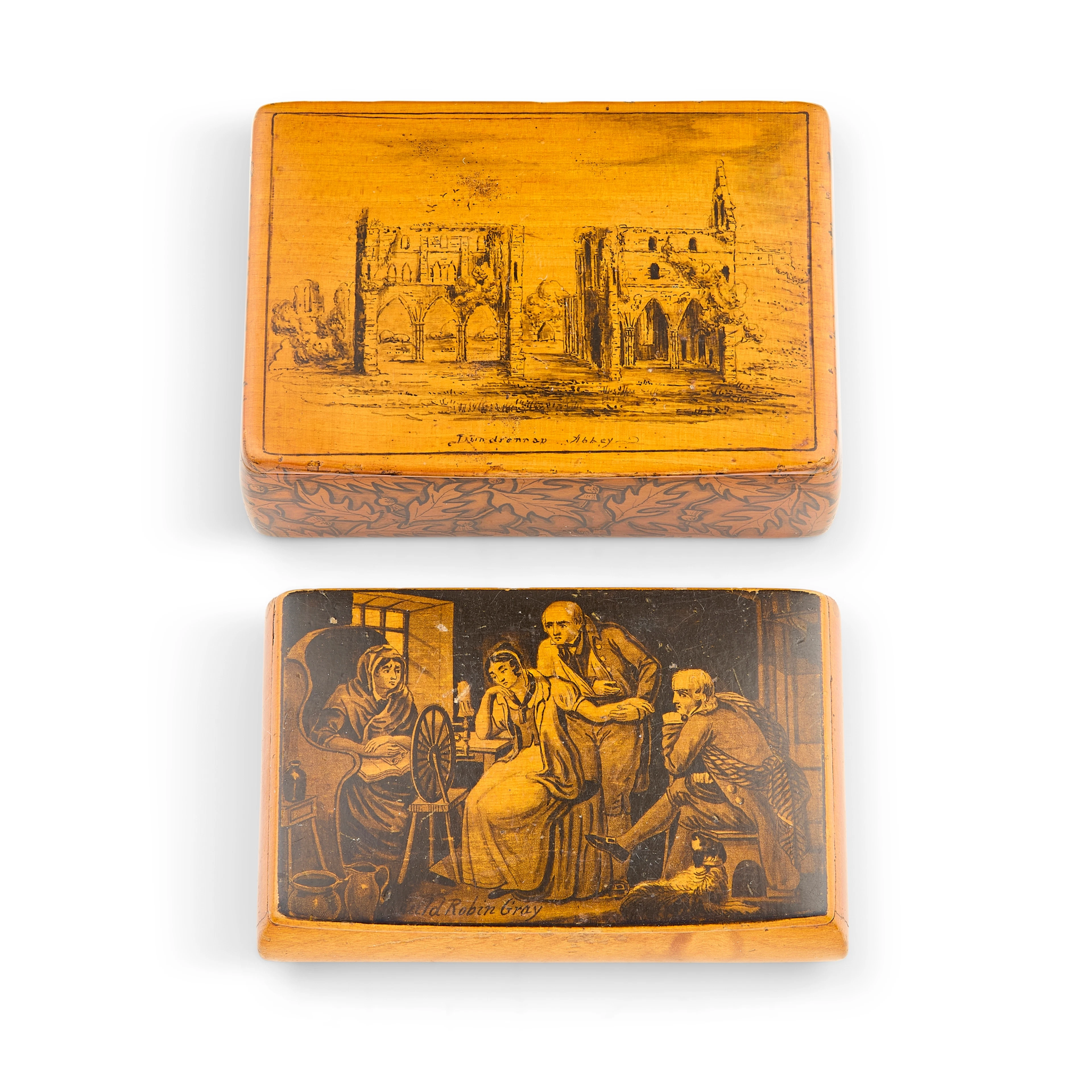 A MAUCHLINE WARE SNUFF BOX