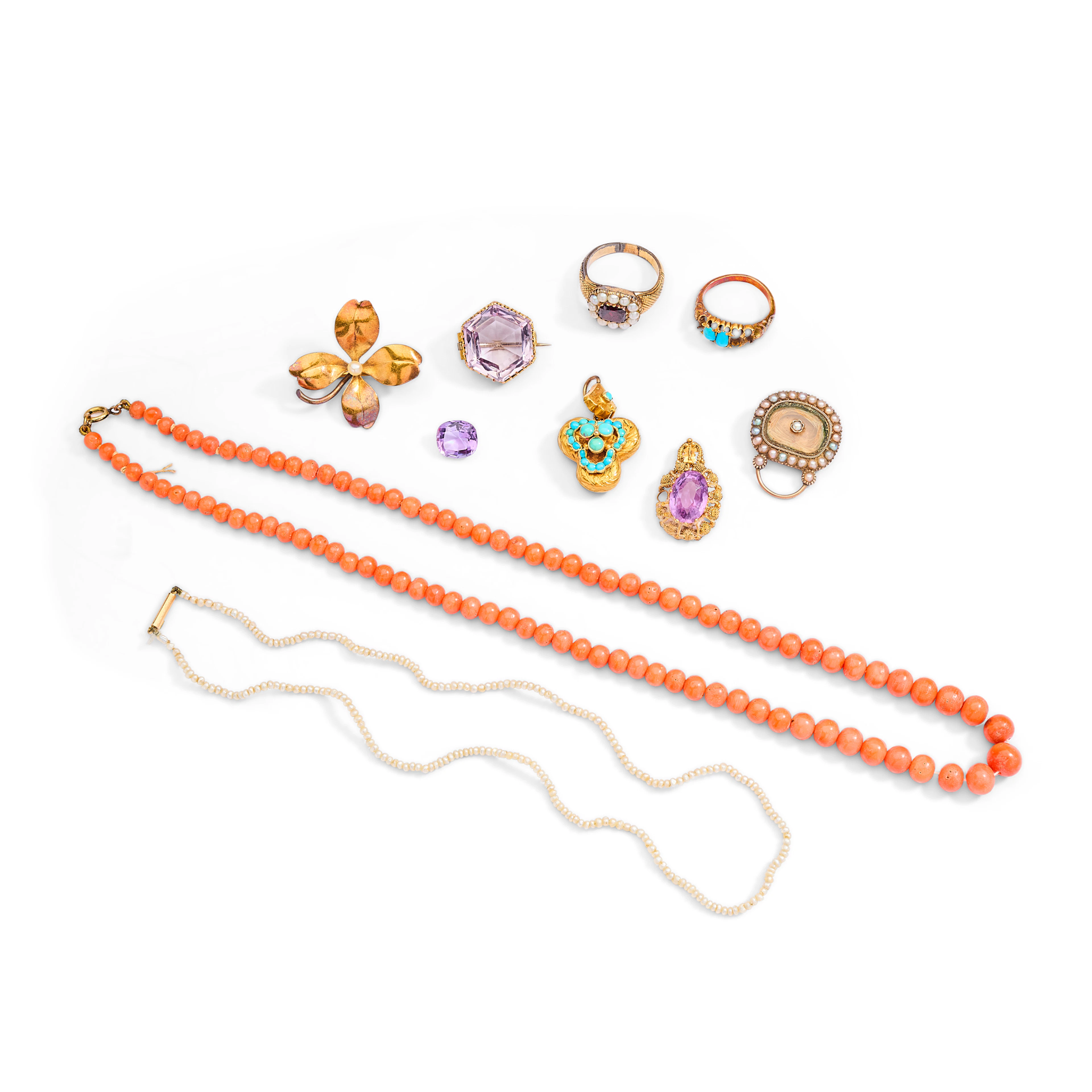 A collection of jewellery