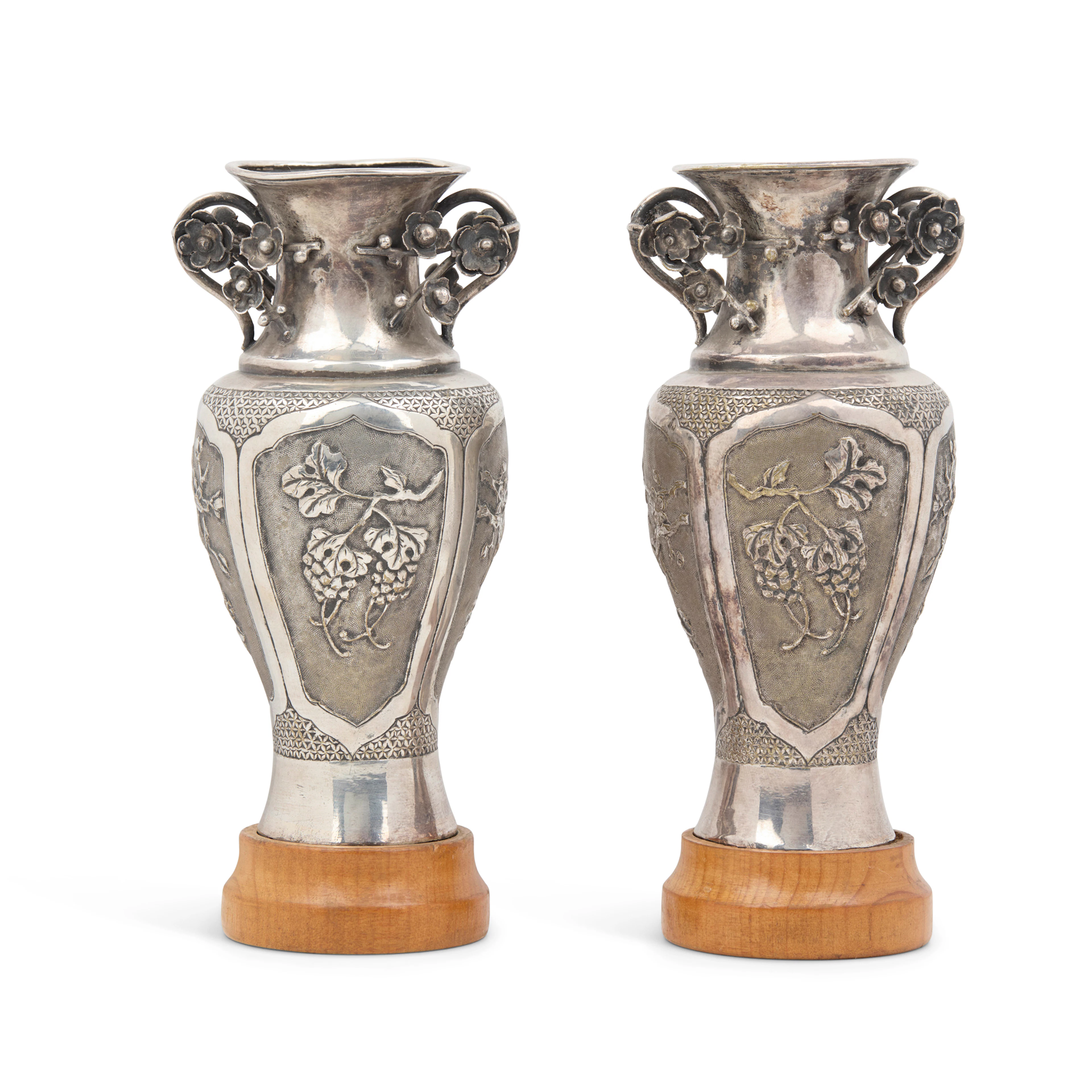 [PRIVATE SCOTTISH COLLECTION, DUNDEE] PAIR OF CHINESE EXPORT SILVER VASES