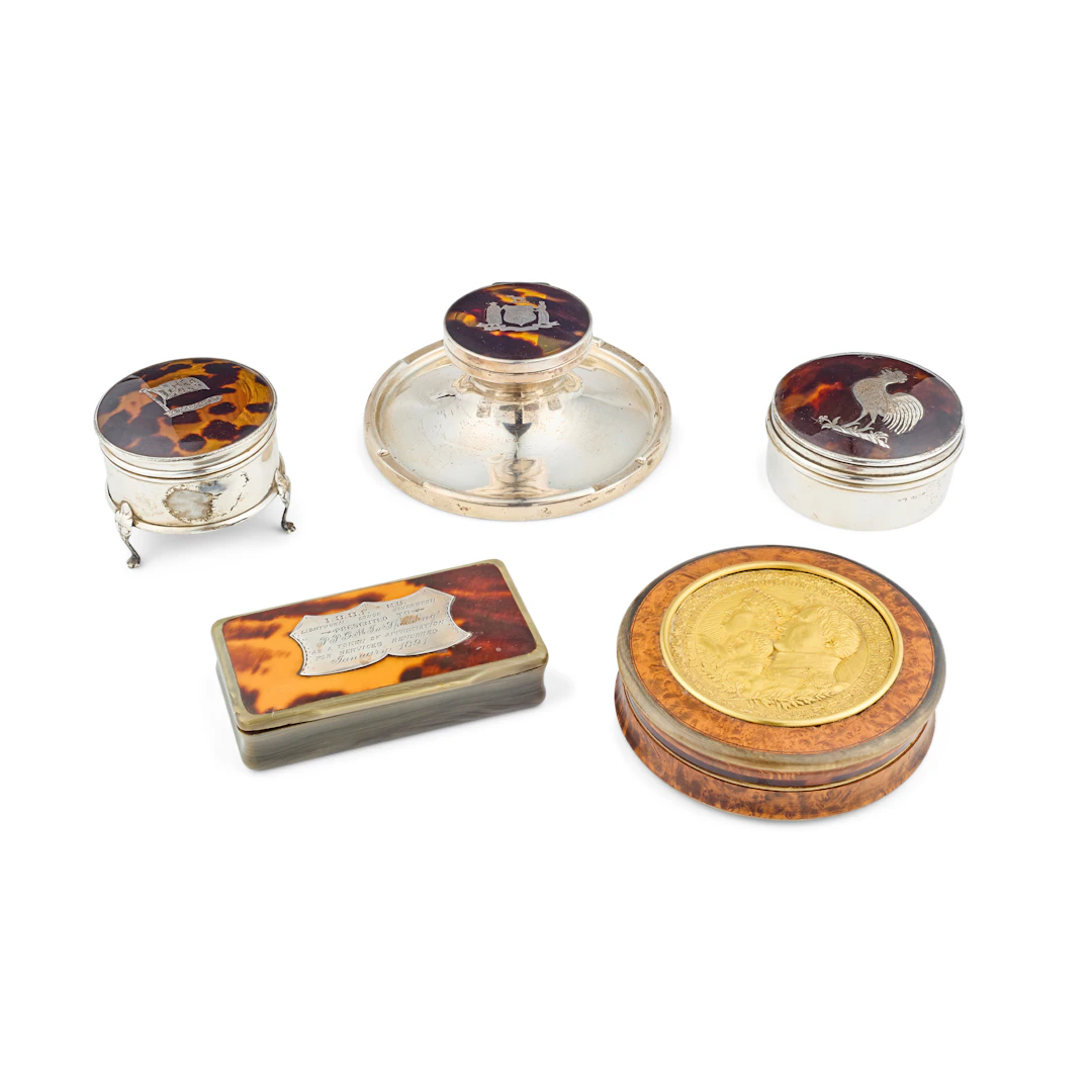 GROUP OF SILVER AND TORTOISESHELL TABLE ARTICLES