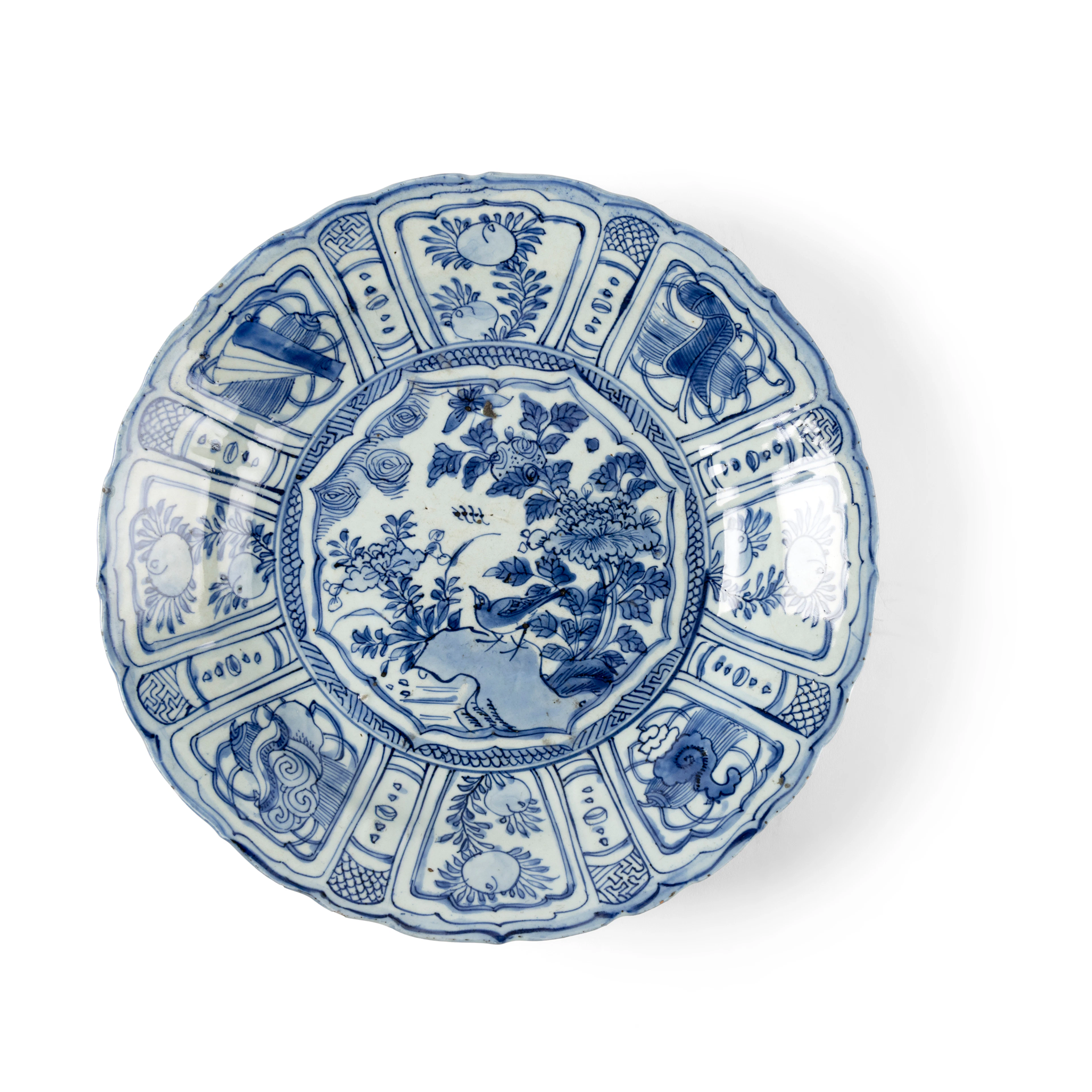 CHINESE BLUE AND WHITE 'KRAAK' CHARGER