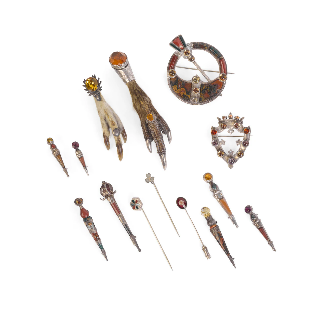 COLLECTION OF VICTORIAN HARDSTONE JEWELLERY