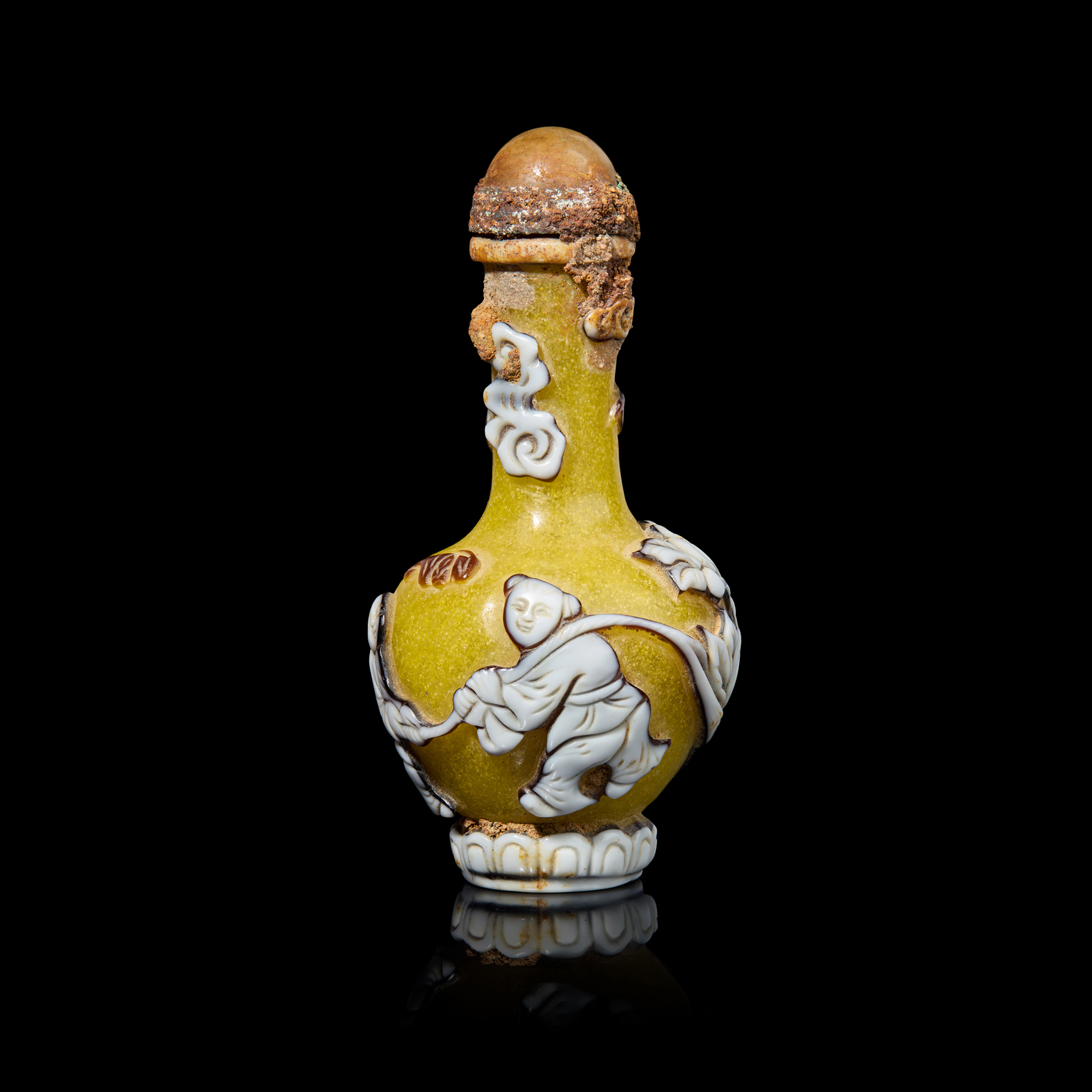 CHINESE YELLOW-GROUND INLAID 'HEHE TWINS' GLASS SNUFF BOTTLE