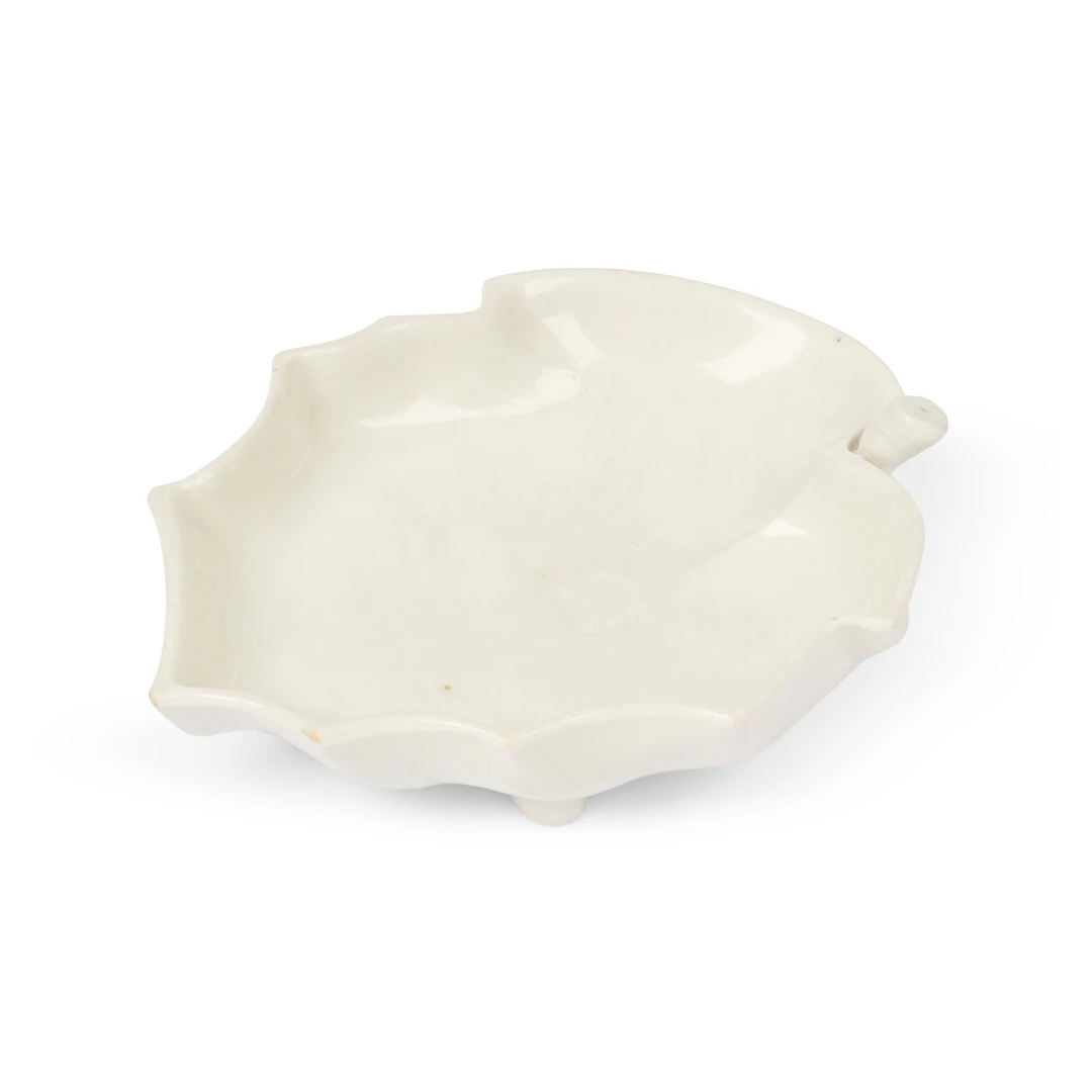 CHINESE DEHUA LEAF-FORM DISH