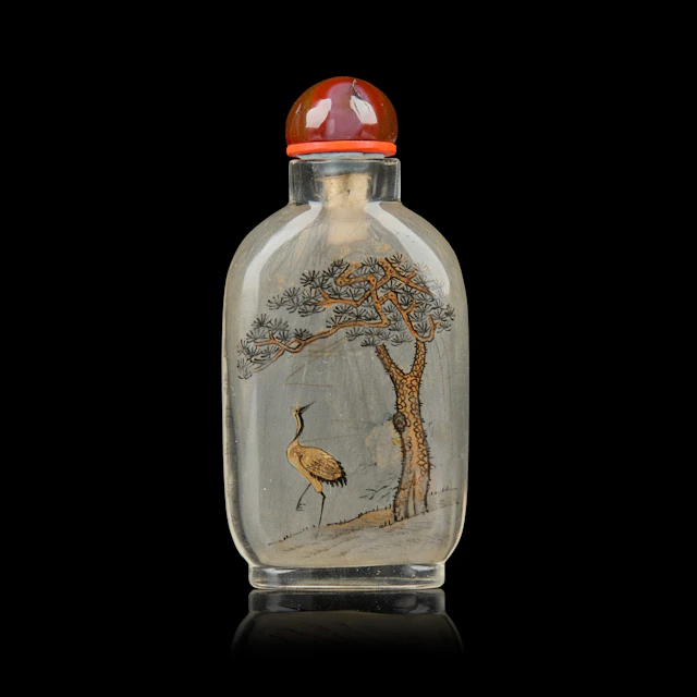[PRIVATE ENGLISH COLLECTION] CHINESE INSIDE-PAINTED 'CRANE AND PINE'