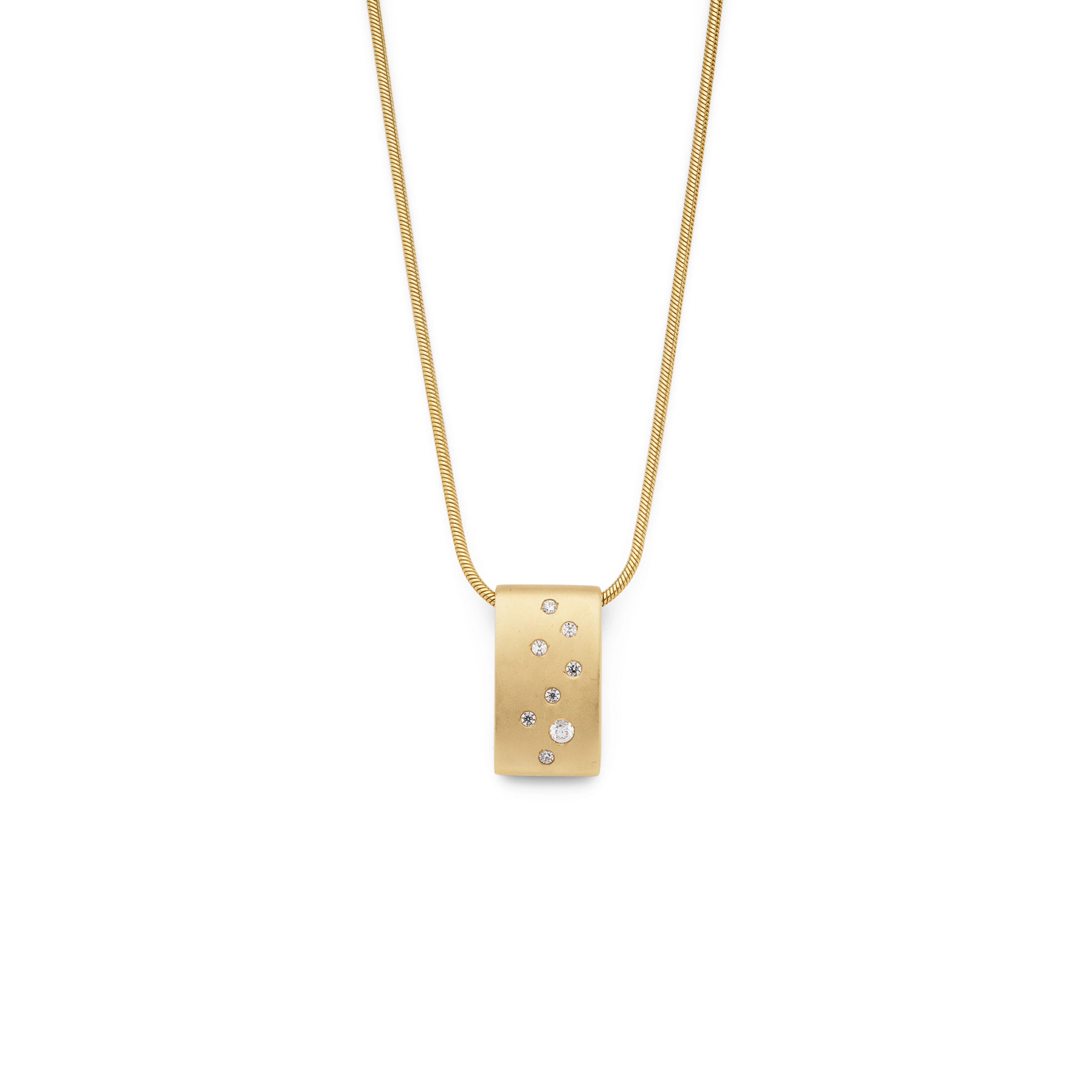 A diamond pendant necklace