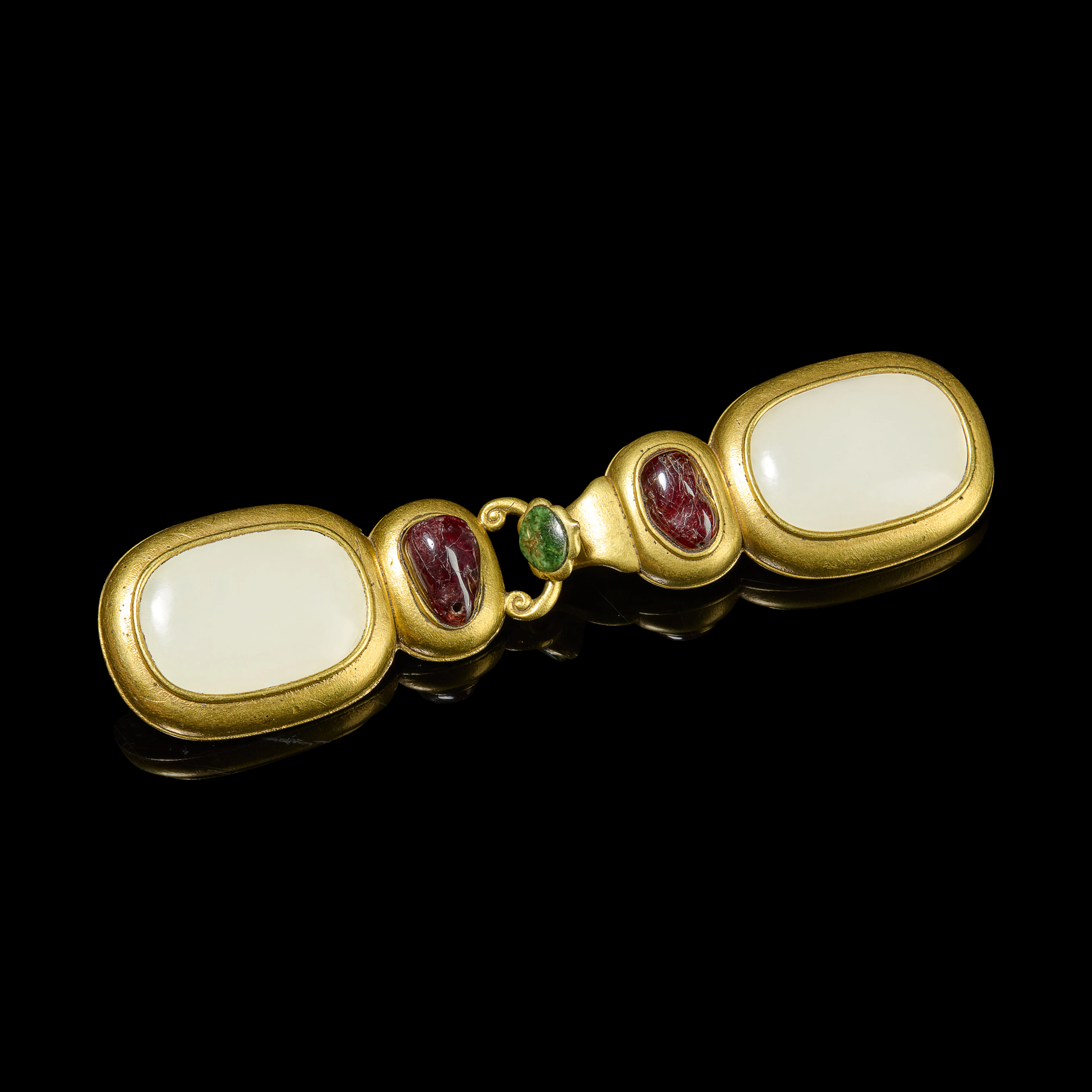 CHINESE WHITE JADE INSET GILT-BRONZE TWO-PART BELT BUCKLE
