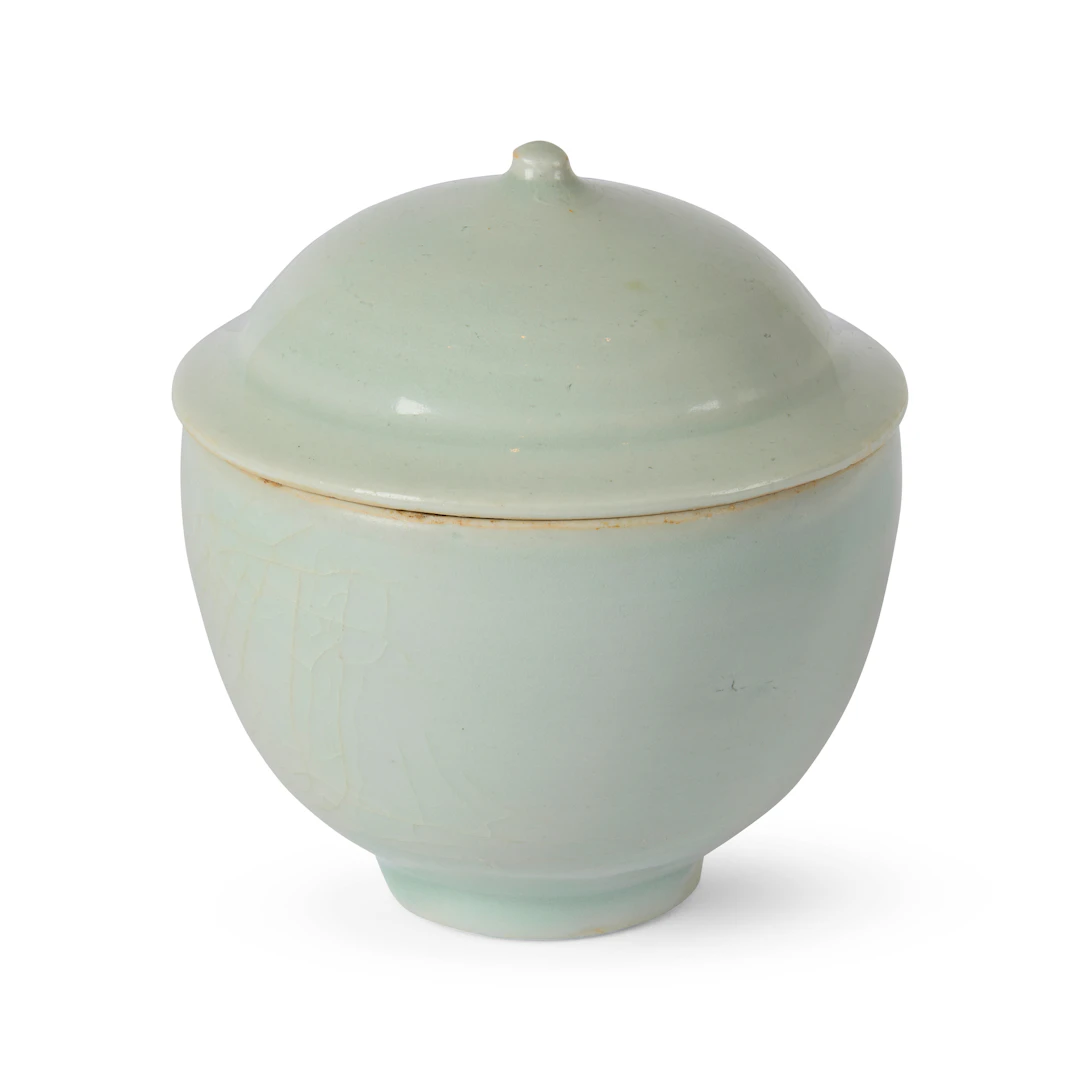 CHINESE QINGBAI-GLAZED JAR WITH COVER