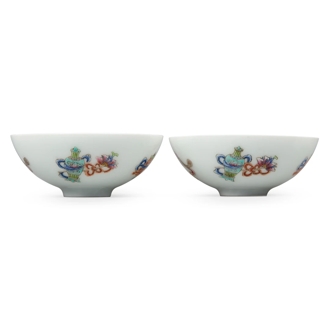 [DRINKING CULTURE] PAIR OF CHINESE FAMILLE ROSE 'BUDDHIST EMBLEMS' CUPS