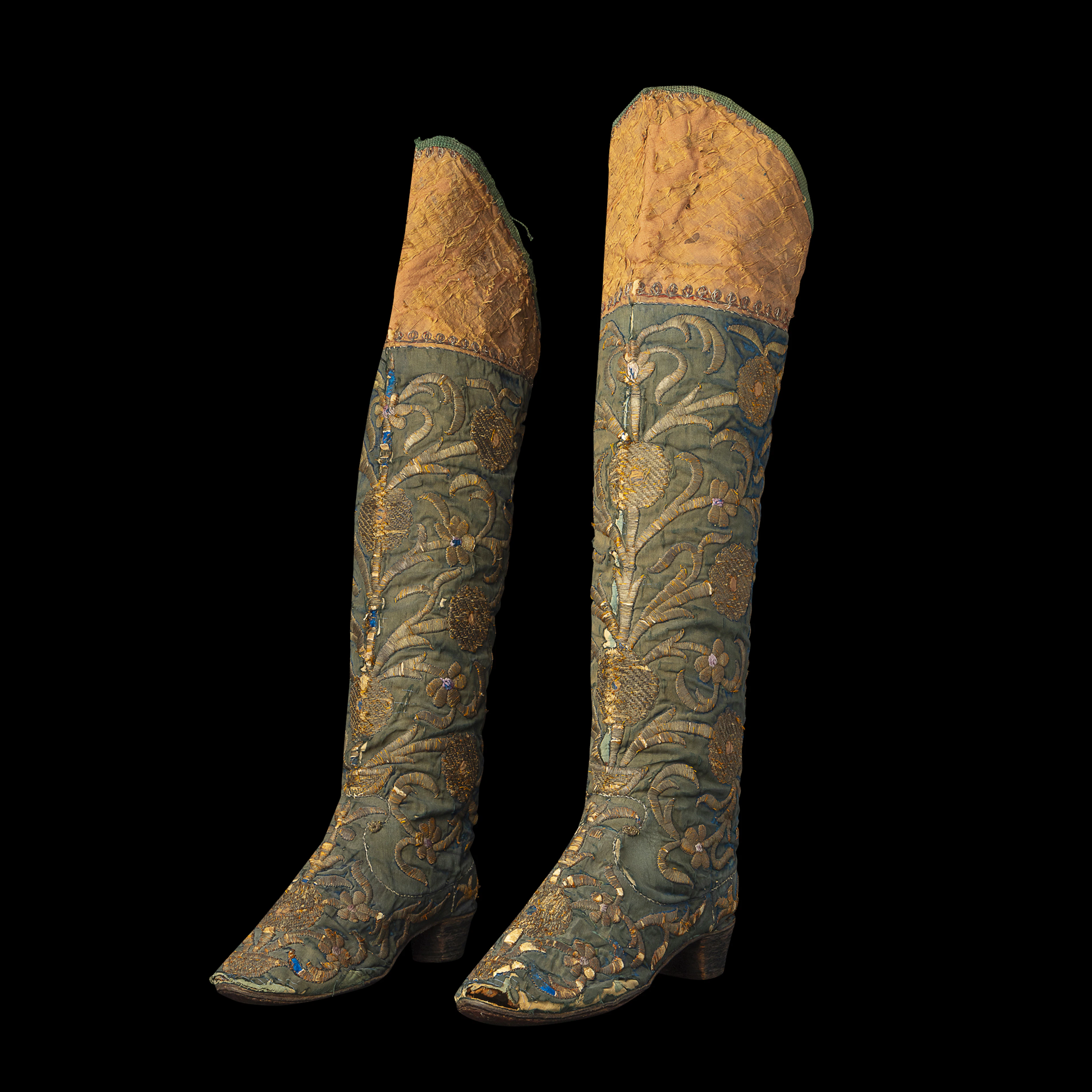 A PAIR OF OTTOMAN EMBROIDERED SILK BOOTS