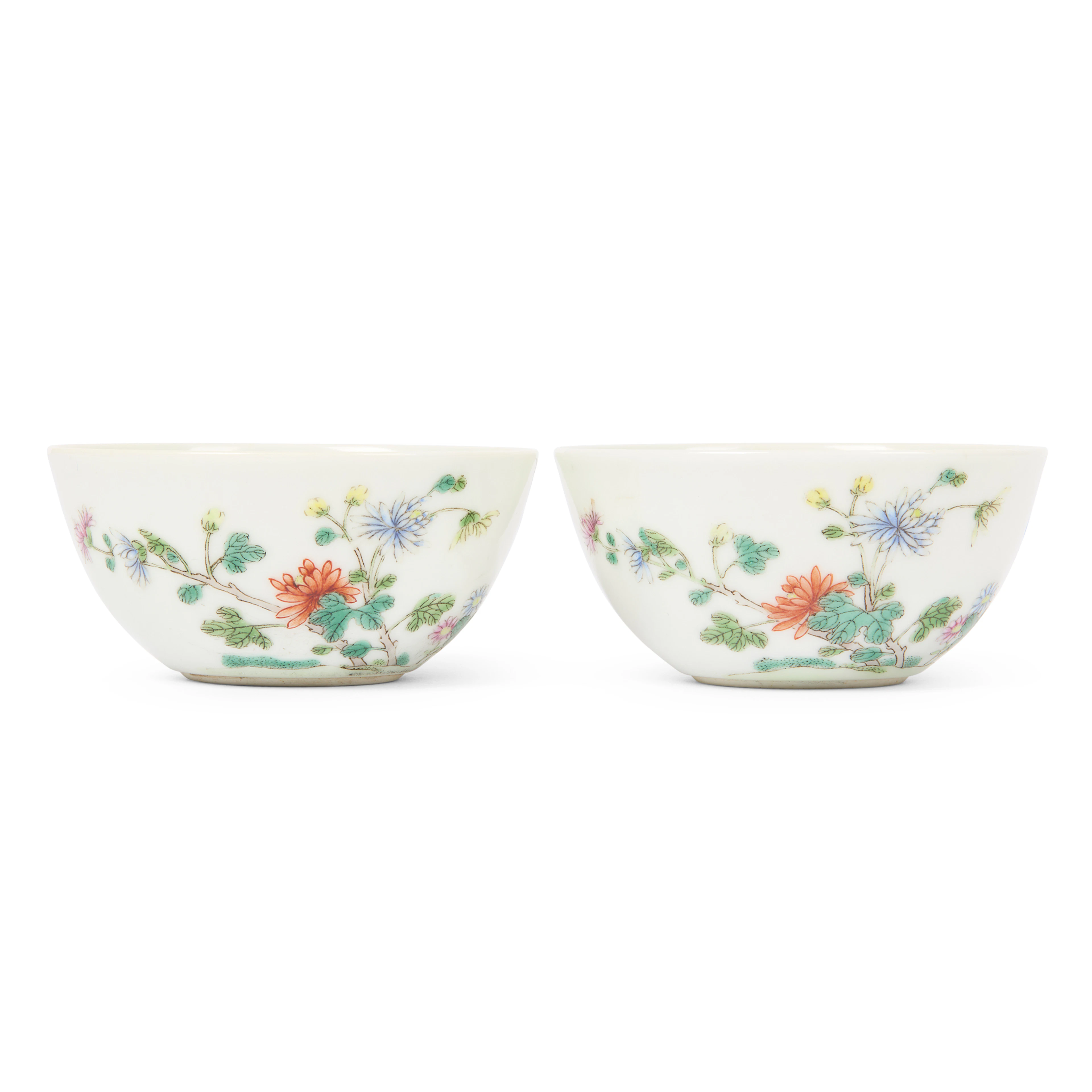 [DRINKING CULTURE] PAIR OF CHINESE FAMILLE ROSE 'FLORAL' CUPS