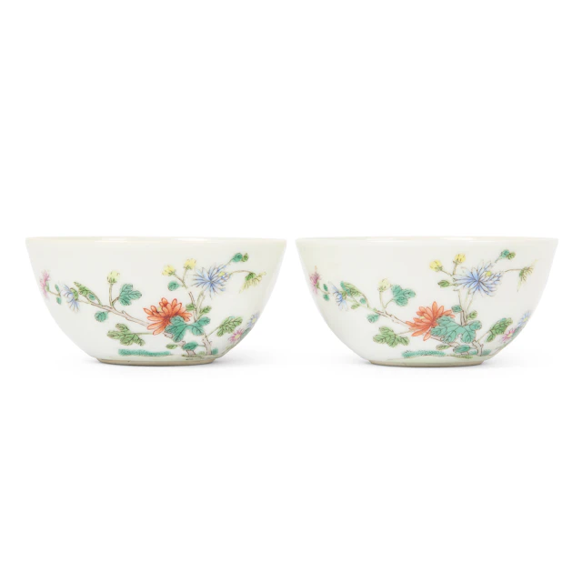[DRINKING CULTURE] PAIR OF CHINESE FAMILLE ROSE 'FLORAL' CUPS