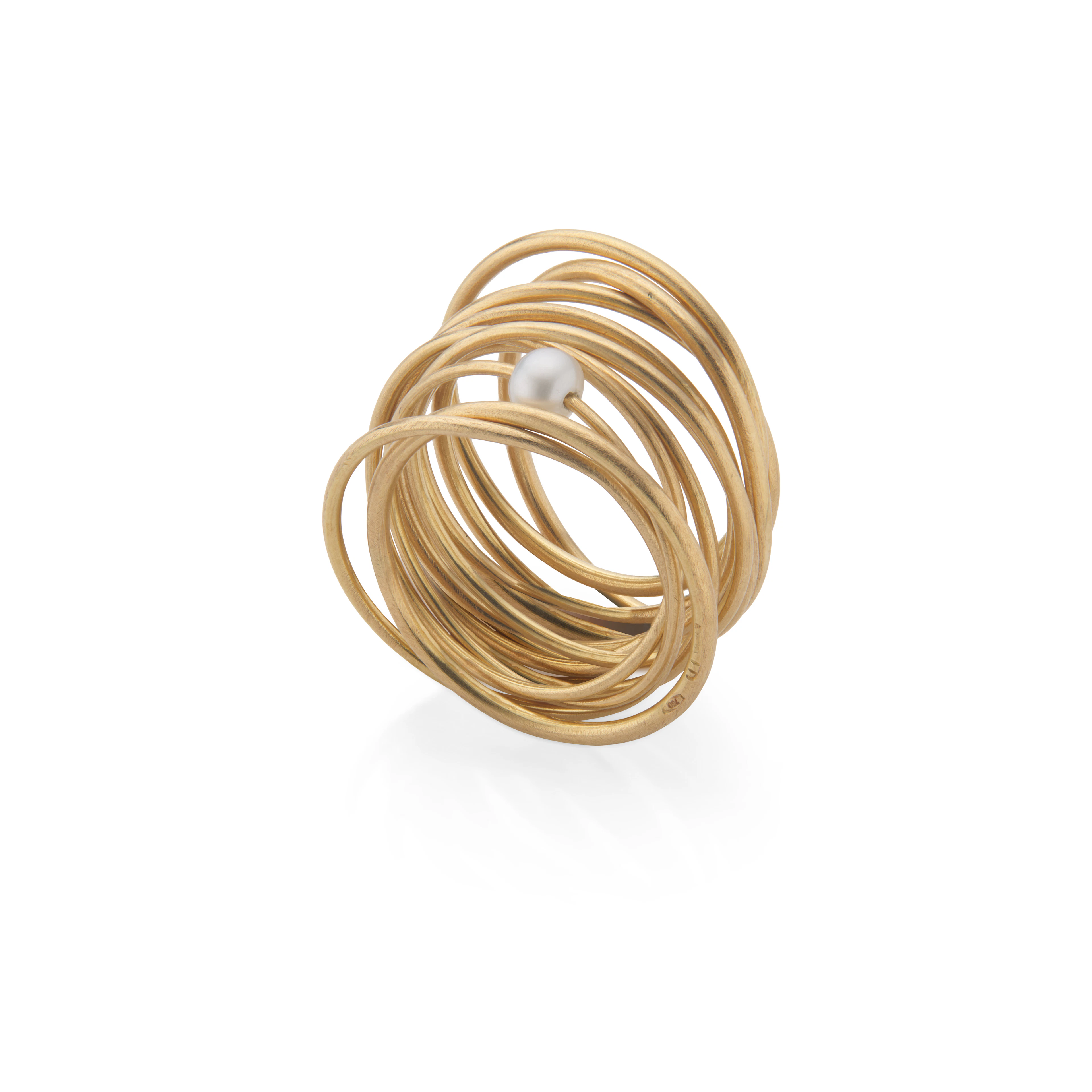Lia de Gregorio: A 'Non Stop' freshwater pearl stacking ring