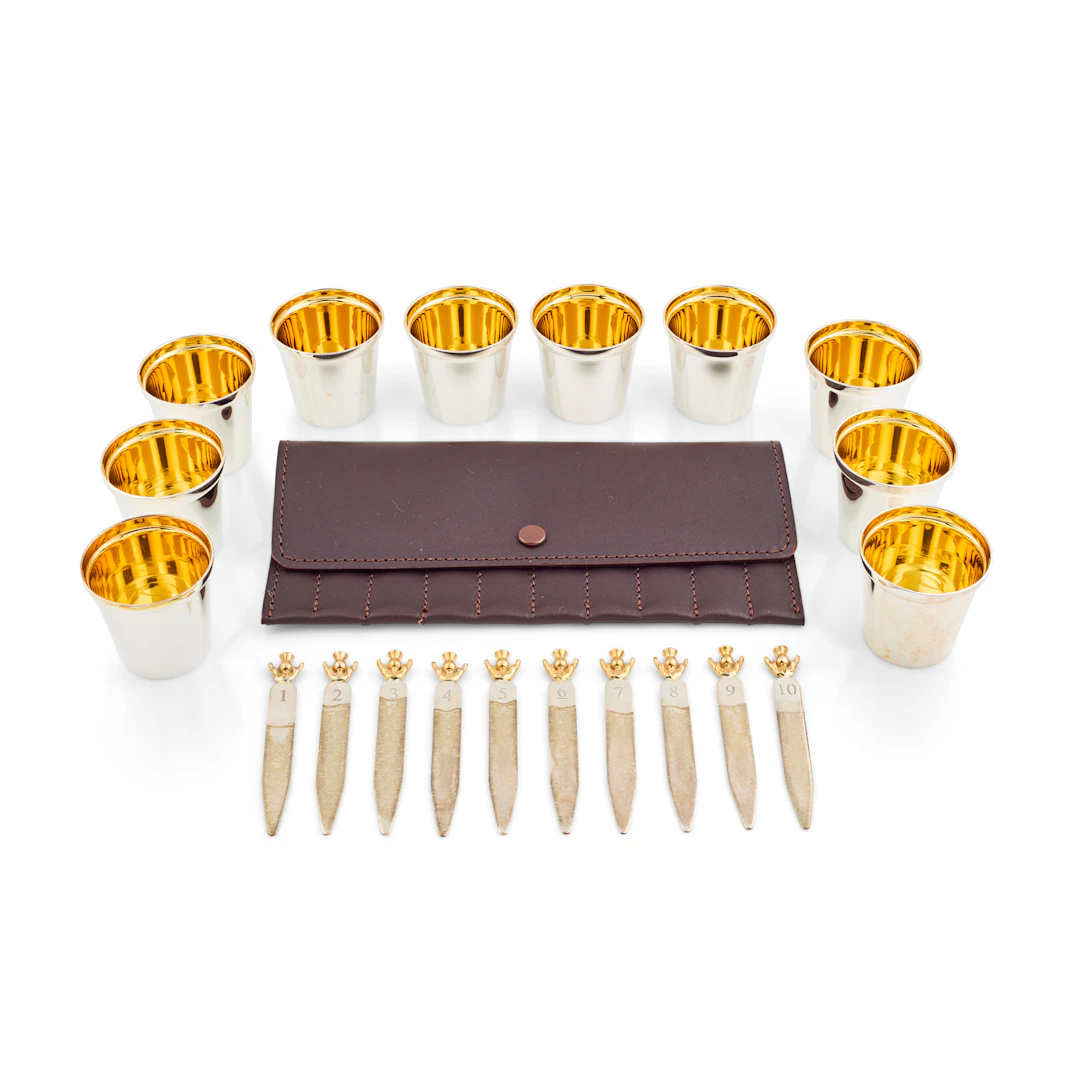 SET OF TEN CONTEMPORARY SILVER TOT CUPS AND CASED PEG MARKERS