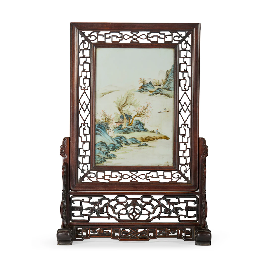 CHINESE FAMILLE ROSE PORCELAIN PLAQUE INSET HARDWOOD TABLE SCREEN