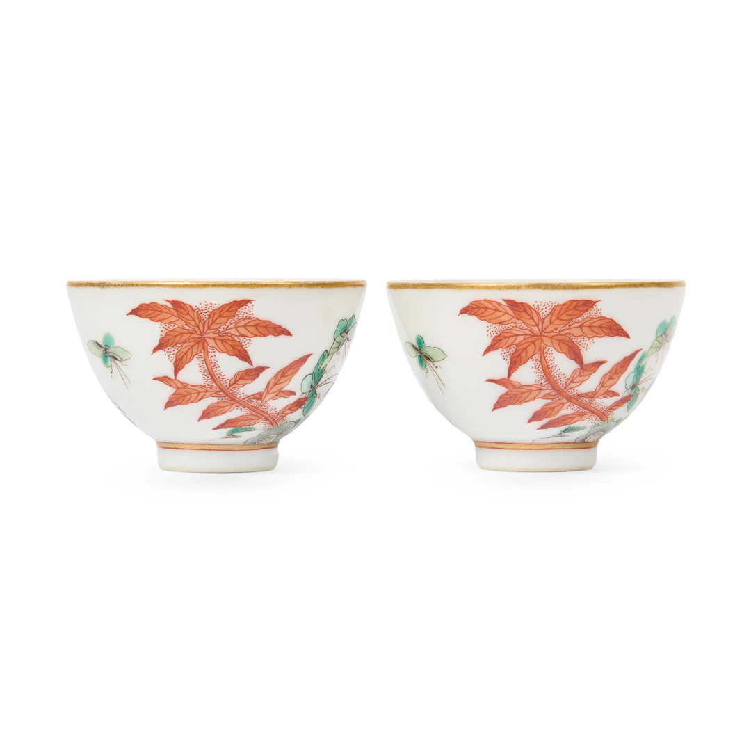 [DRINKING CULTURE] PAIR OF CHINESE FAMILLE ROSE 'BUTTERFLY AND FLOWER' CUPS
