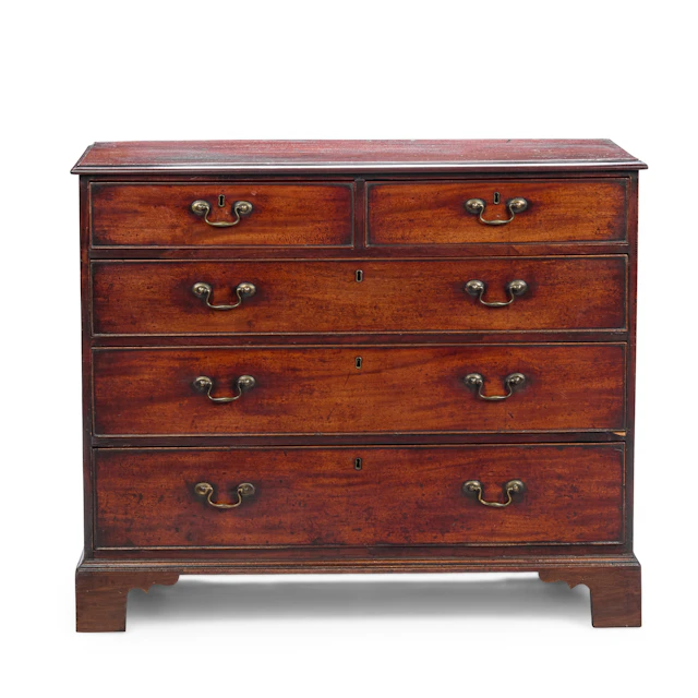 GEORGE III MAHOGANY CHEST OF DRAWERS