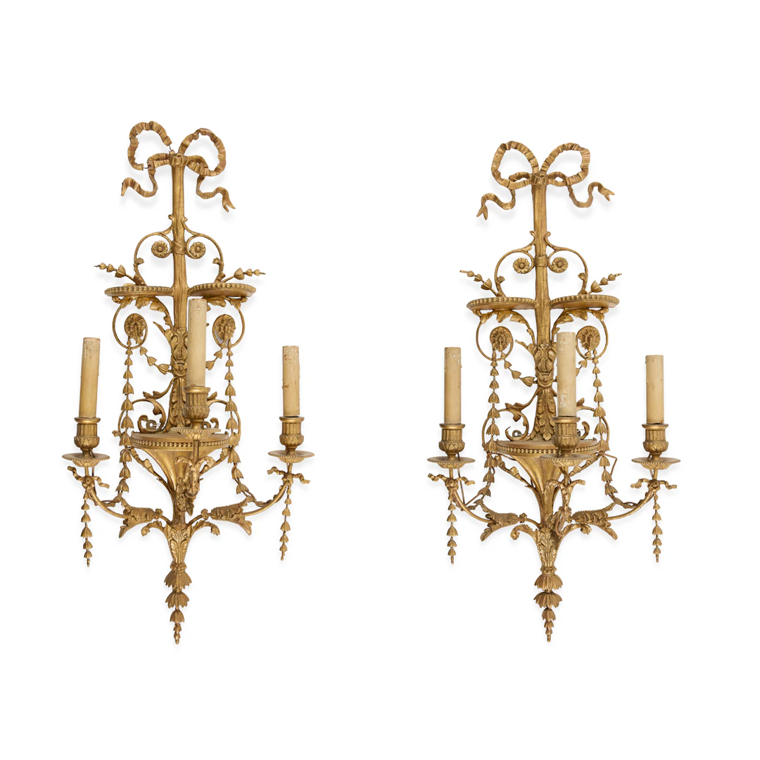 PAIR OF GEORGIAN STYLE GILTWOOD AND GESSO WALL LIGHTS