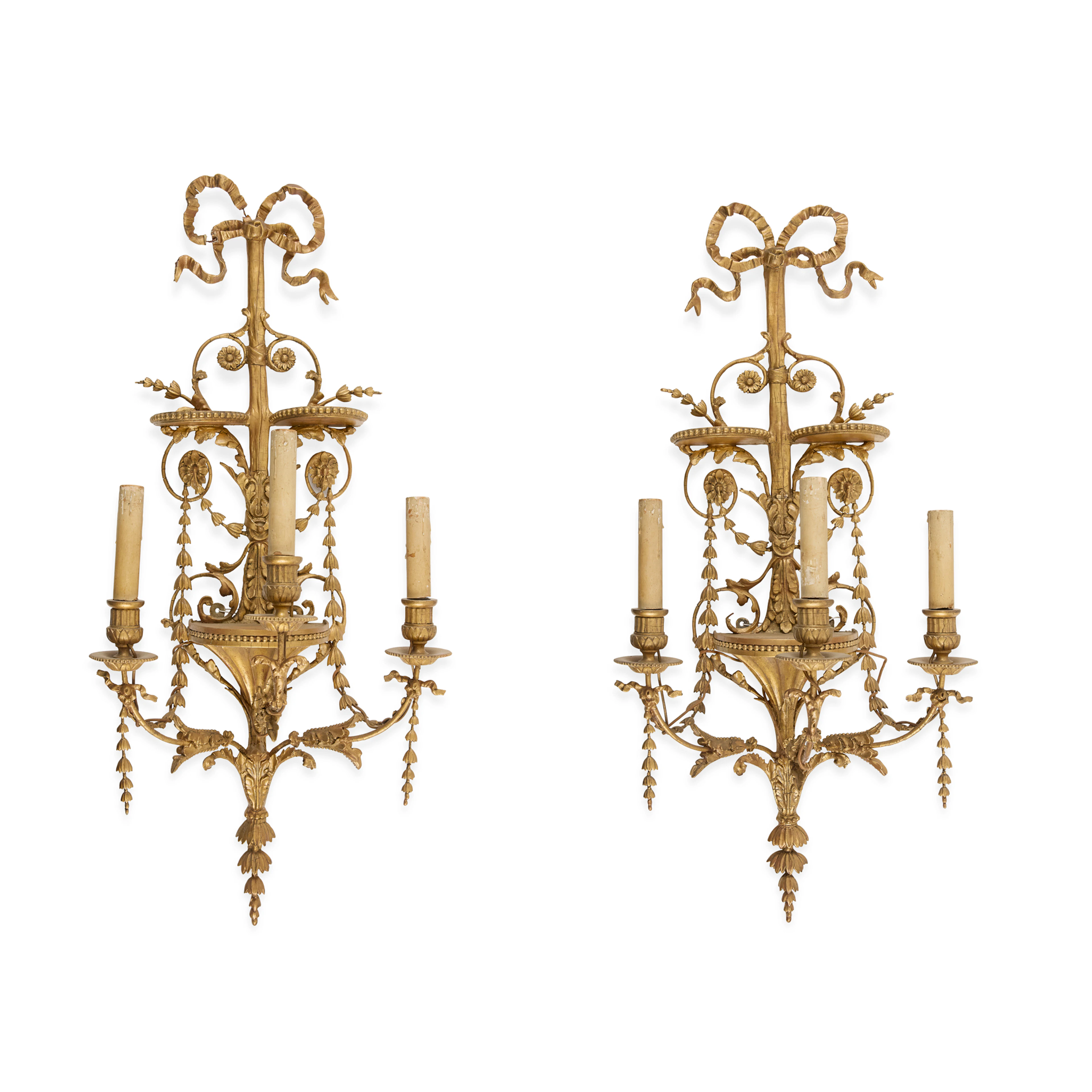 PAIR OF GEORGIAN STYLE GILTWOOD AND GESSO WALL LIGHTS
