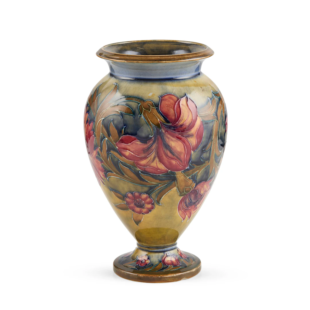 WILLIAM MOORCROFT (1872-1945) FOR MOORCROFT POTTERY