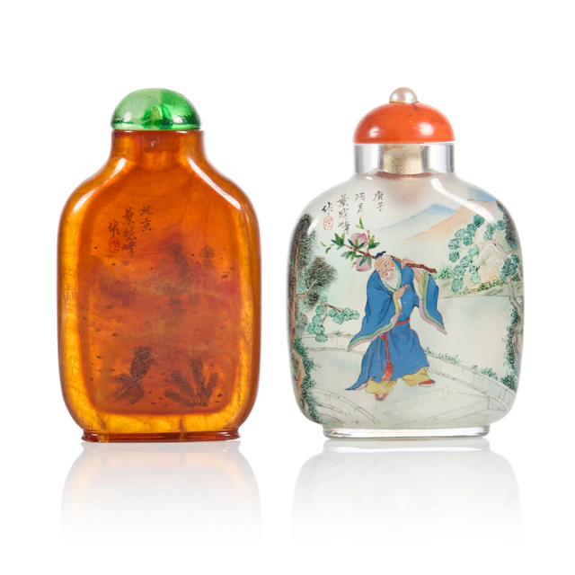 [PRIVATE ENGLISH COLLECTION] TWO CHINESE INSIDE-PAINTED GLASS SNUFF BOTTLES