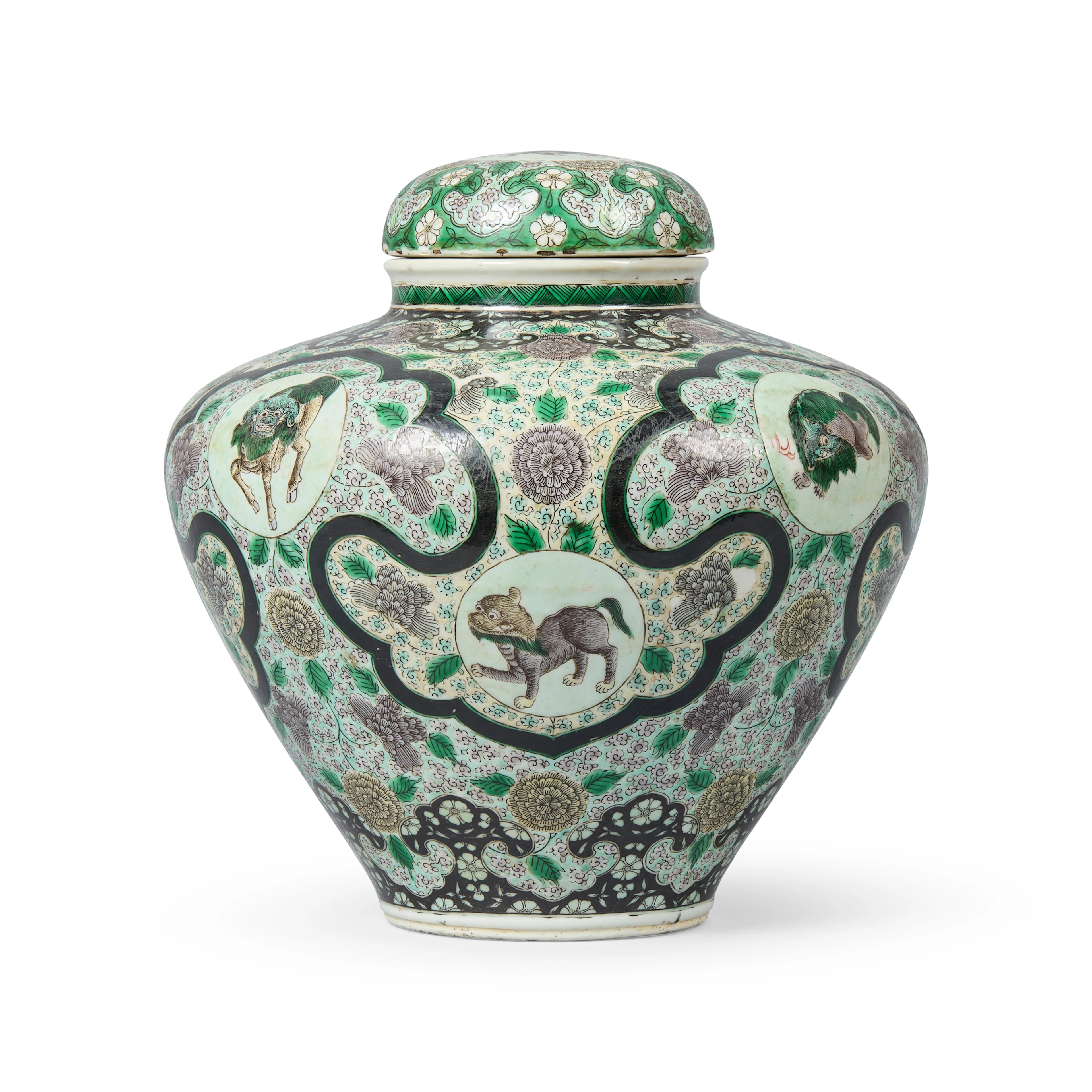 CHINESE FAMILLE NOIRE 'MYTHICAL BEAST' JAR WITH COVER