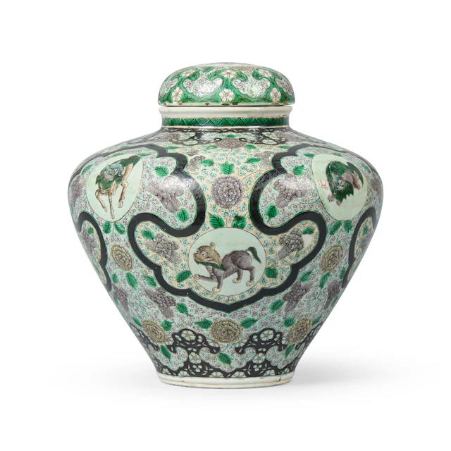 CHINESE FAMILLE NOIRE 'MYTHICAL BEAST' JAR WITH COVER