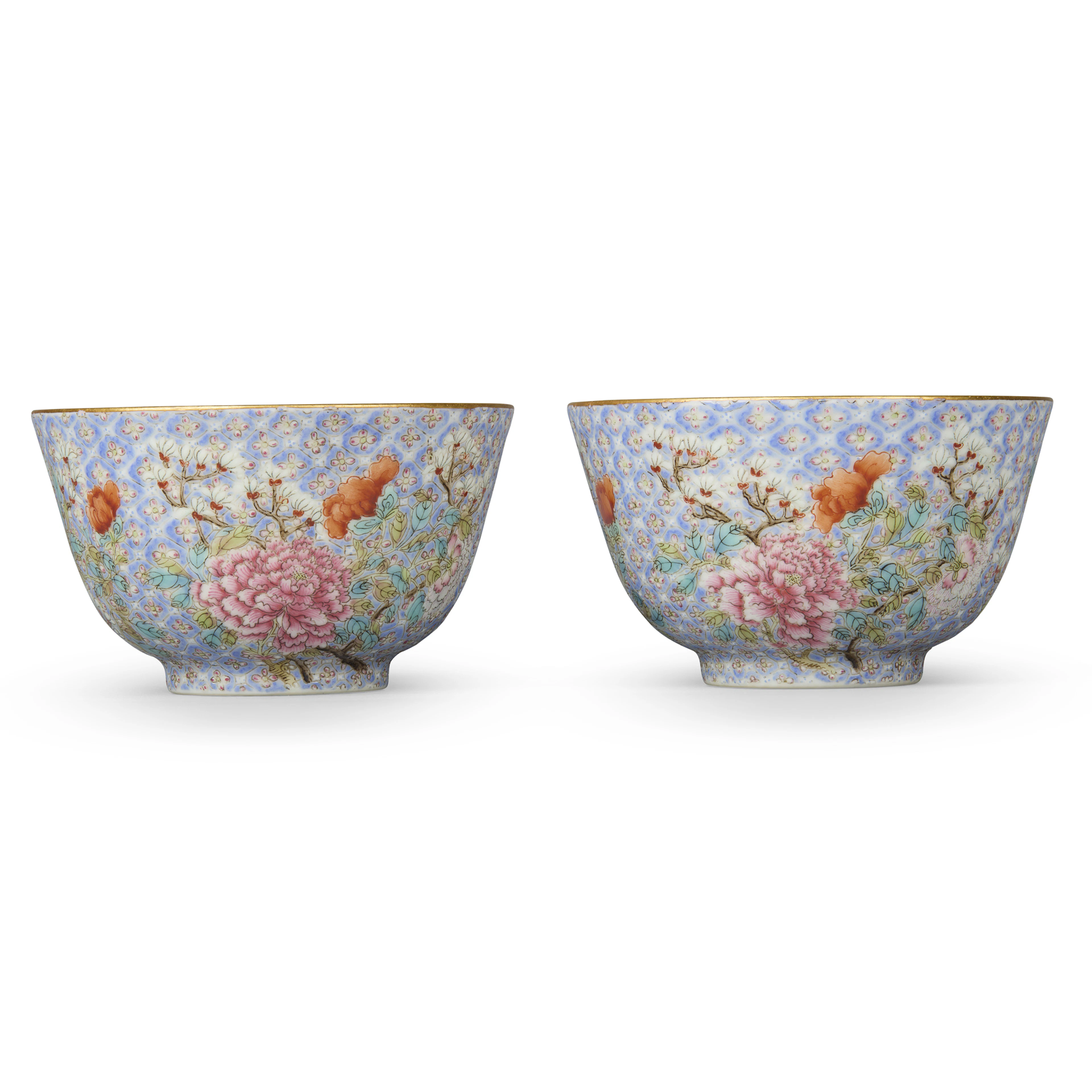 [DRINKING CULTURE] PAIR OF CHINESE FAMILLE ROSE 'FLORAL' BOWLS