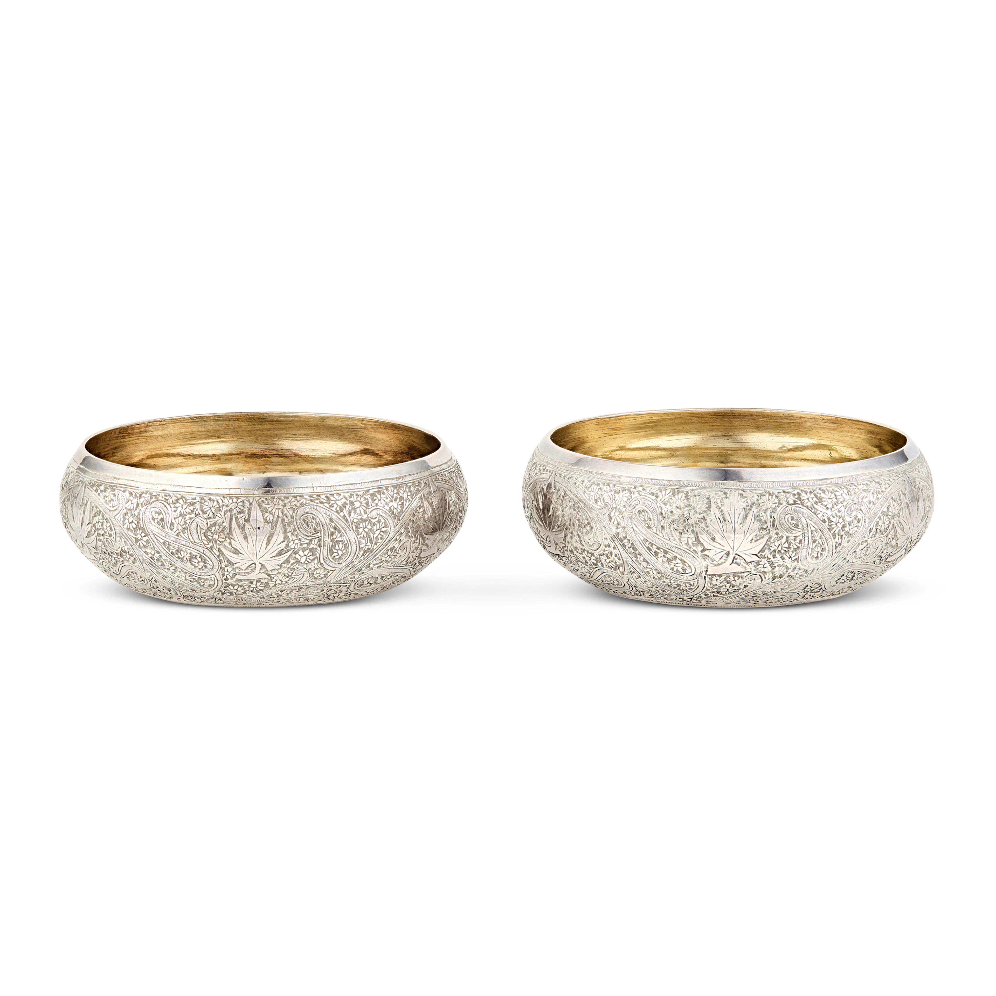 A PAIR OF 20TH CENTURY OTTOMAN EMPIRE STYLE BOWLS