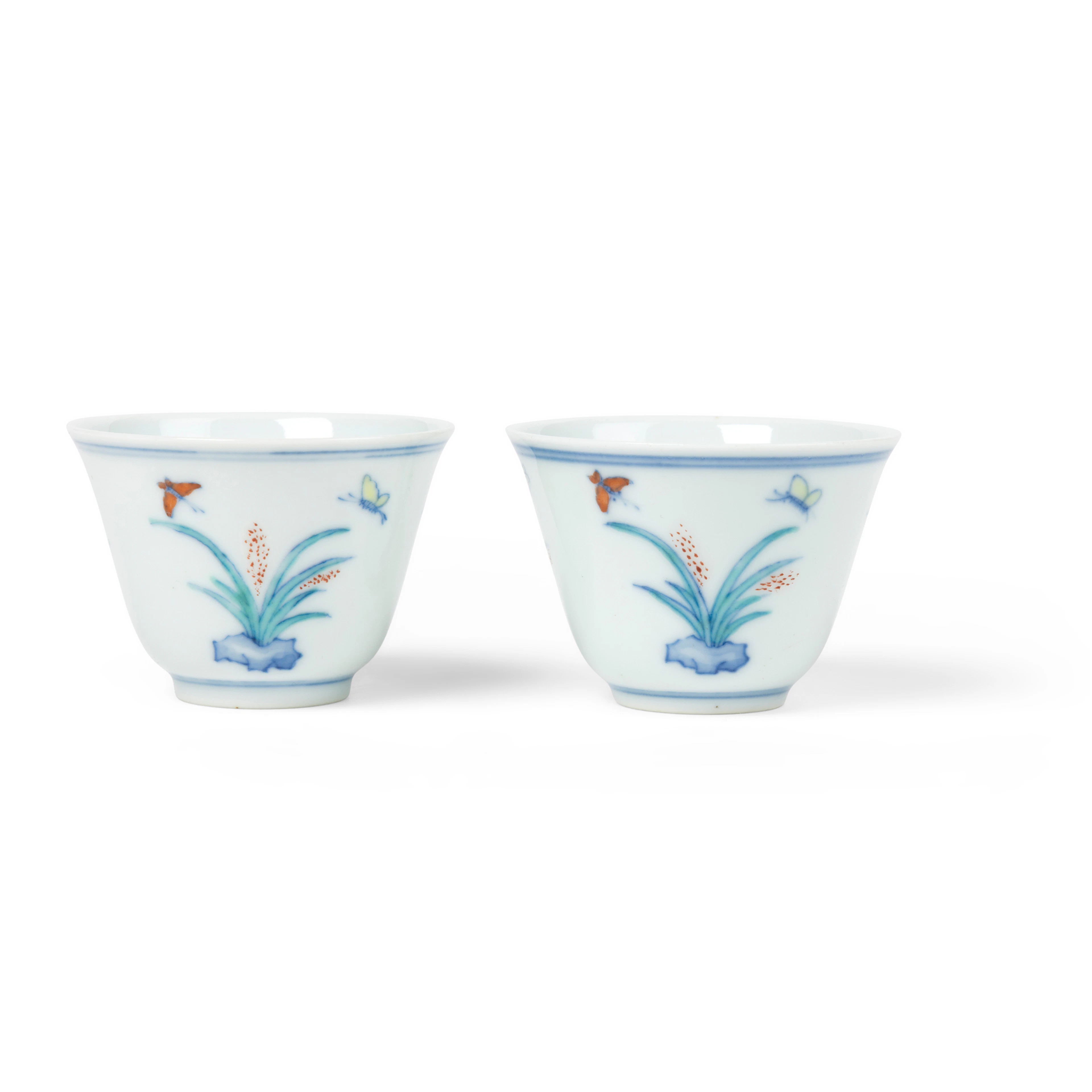 PAIR OF CHINESE DOUCAI CUPS