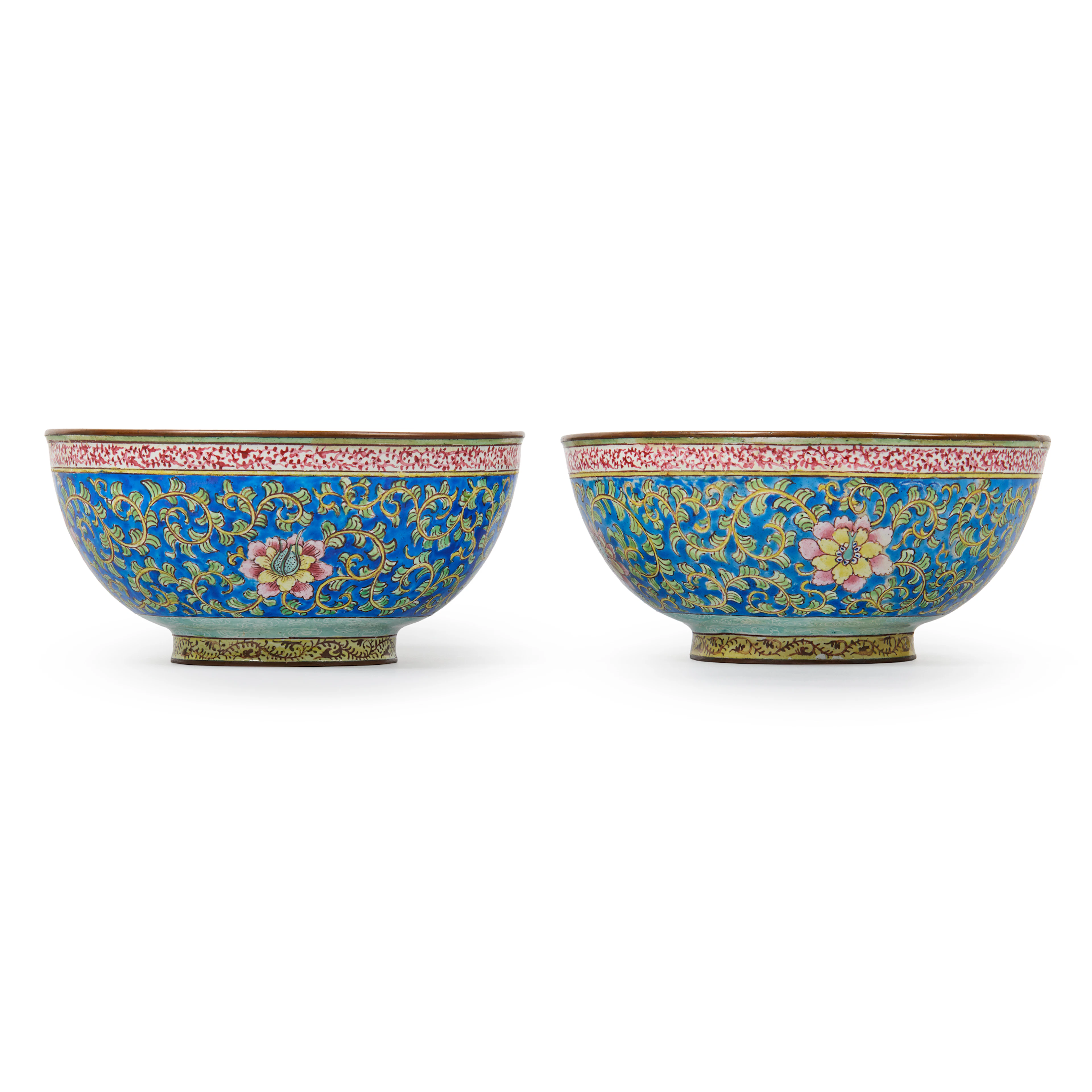 [PRIVATE COLLECTION, LONDON] PAIR OF CHINESE CANTON PAINTED ENAMEL BOWLS