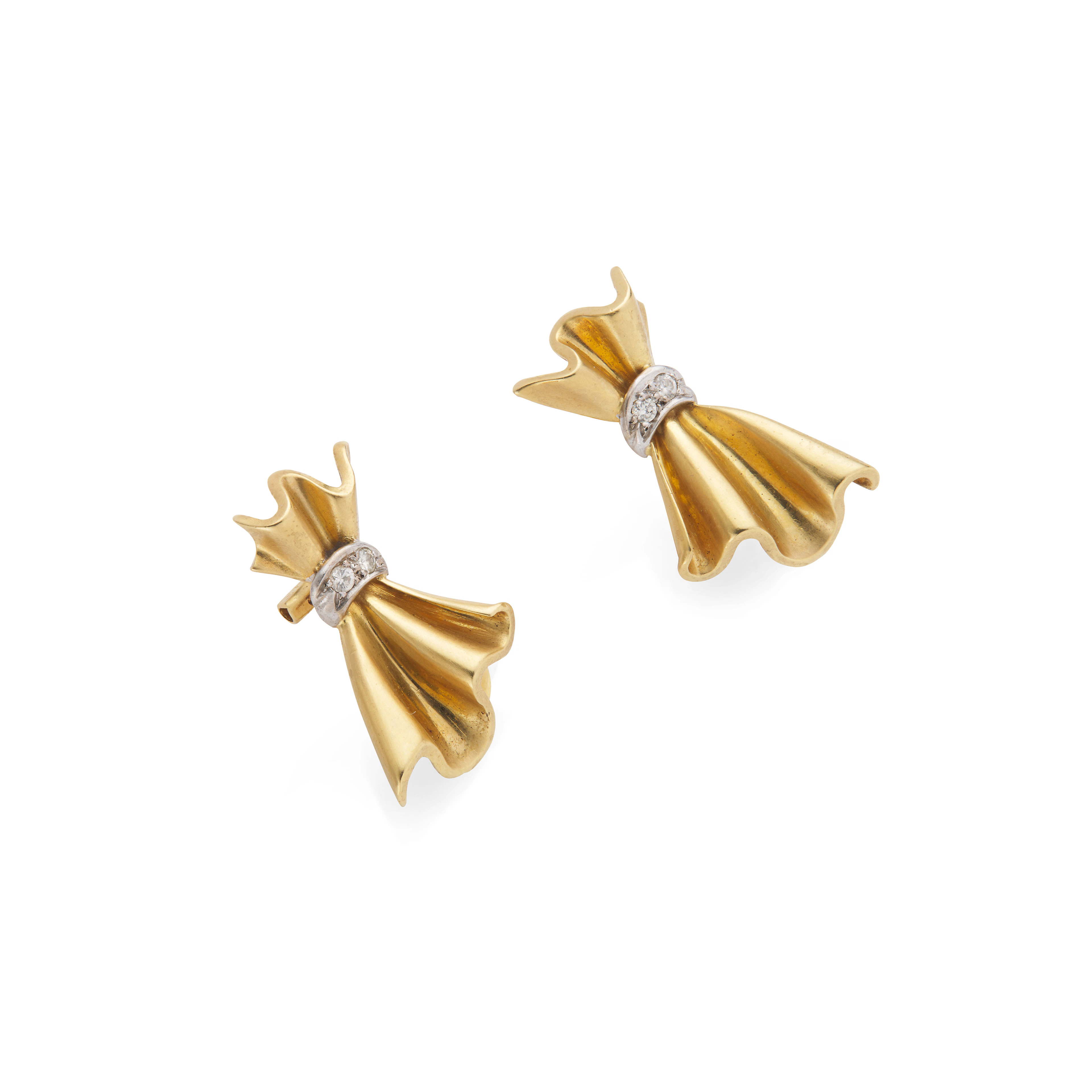 Octavio Sardà: A pair of gold and diamond earrings