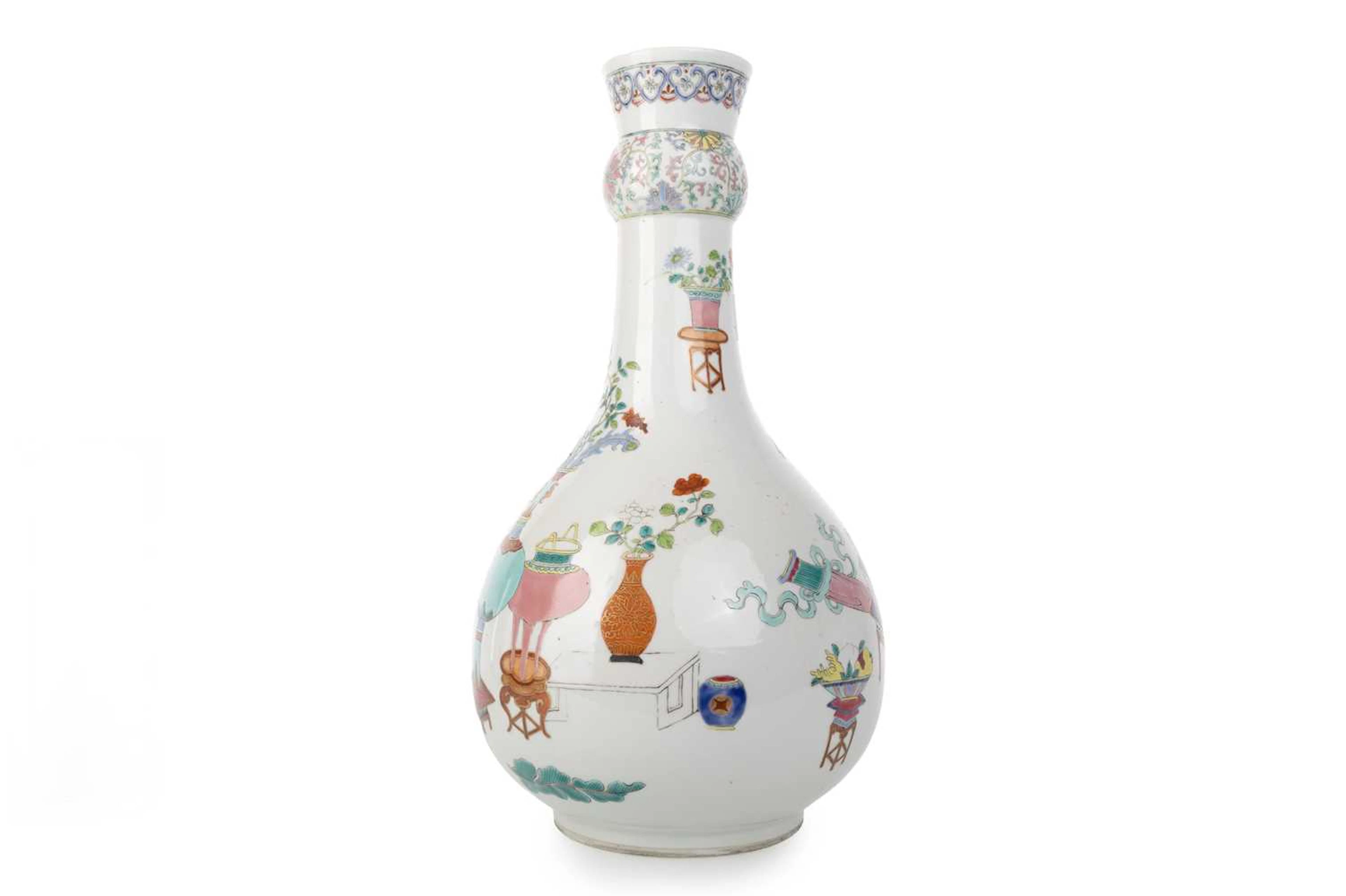 CHINESE 'HUNDRED ANTIQUES' PATTERN BOTTLE VASE LATE 19TH CENTURY