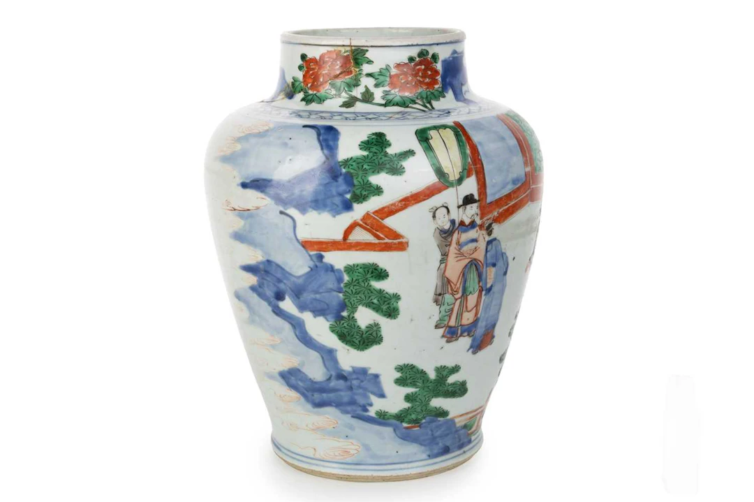 CHINESE FAMILLE VERTE WUCAI VASE SHUNZHI/KANGXI PERIOD